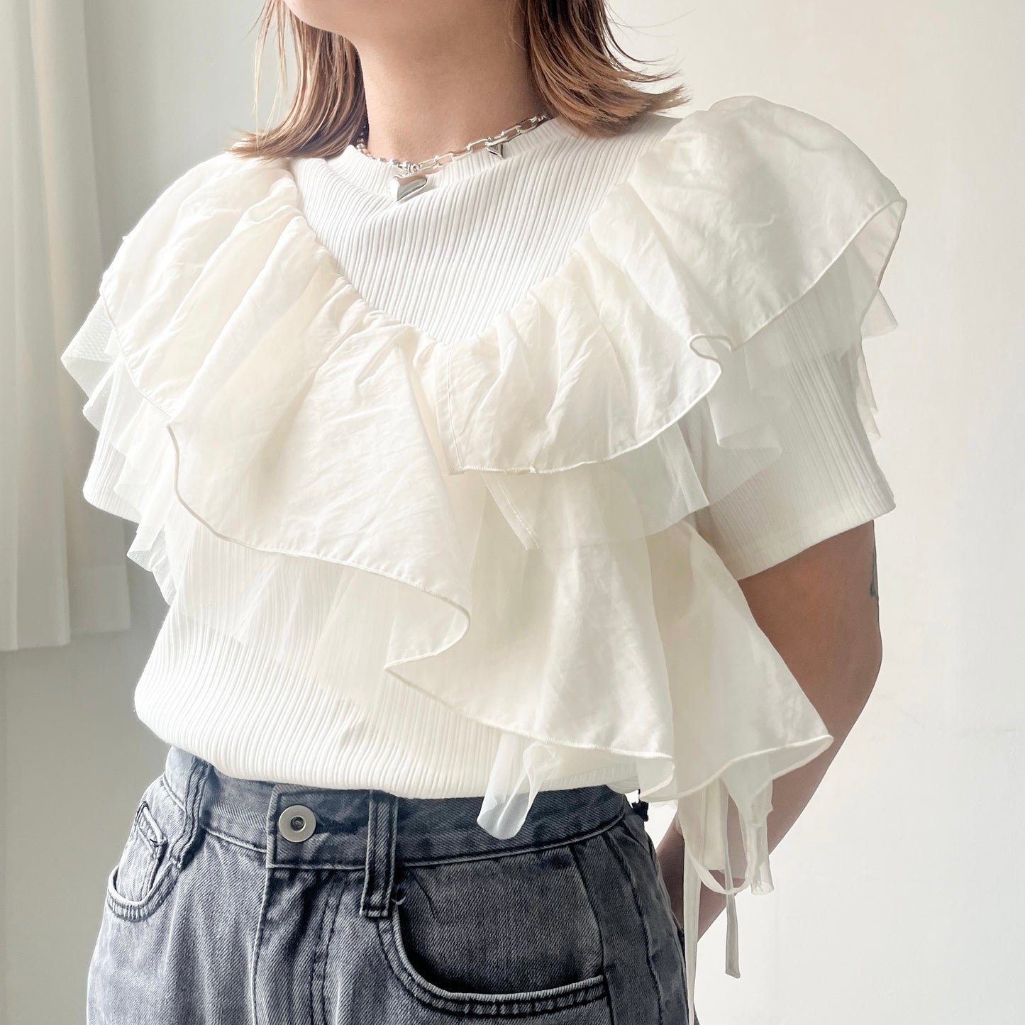 TP336- Docking Cut Ruffle Tee | White | Beige | Black