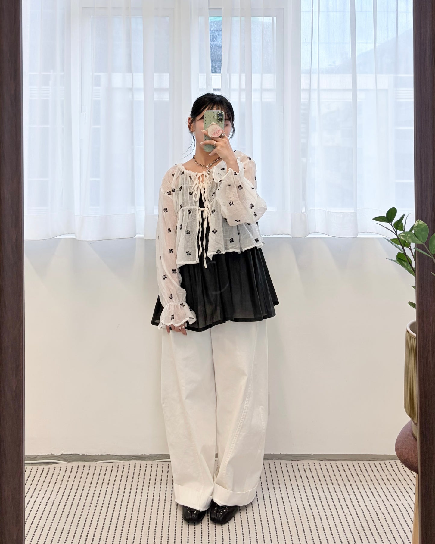 TP803- Flower Embroidery Blouse | White | Flower White | Flower Black