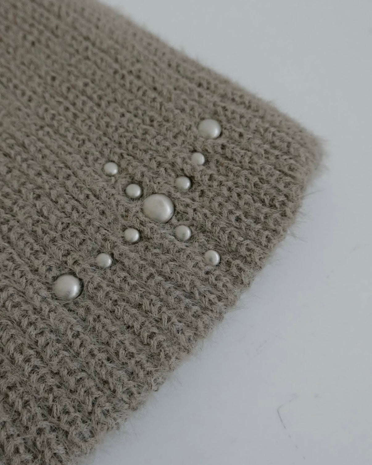 H41- 十字亞面圓窩釘Beanie