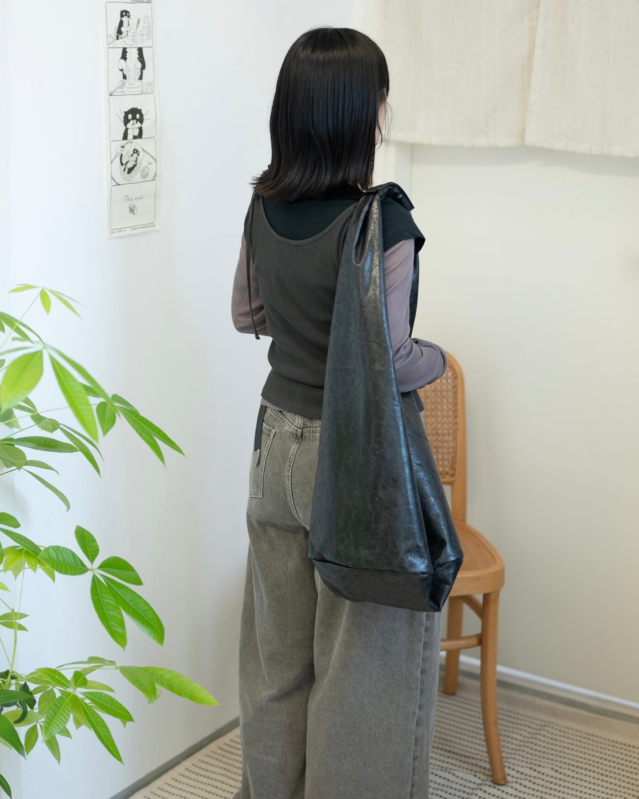 TP676- Side Ribbon Vest | Milk tea | Brown | Black