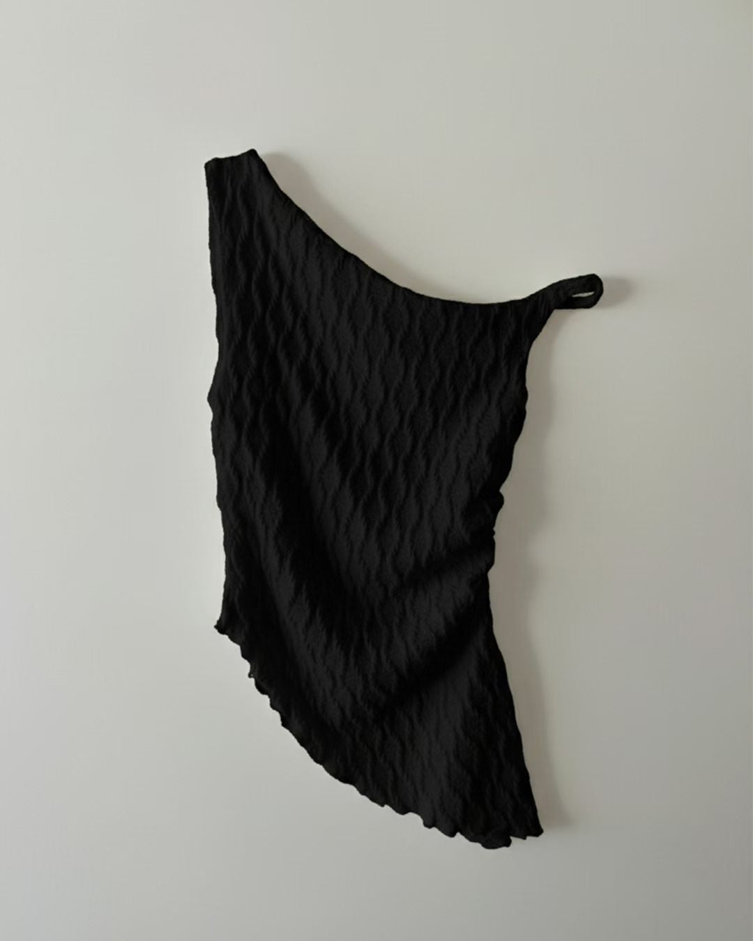 TP736- 泡泡暗紋斜肩Layer Vest | Ivory | Black
