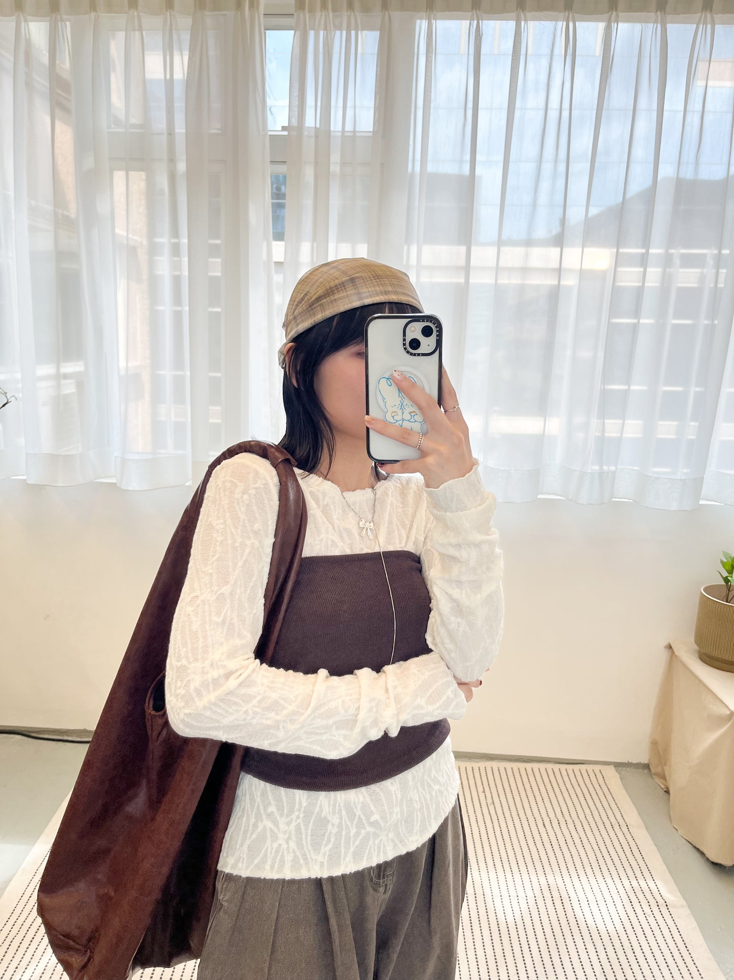 TP670- 暗花Patten Top ｜ Ivory | Black