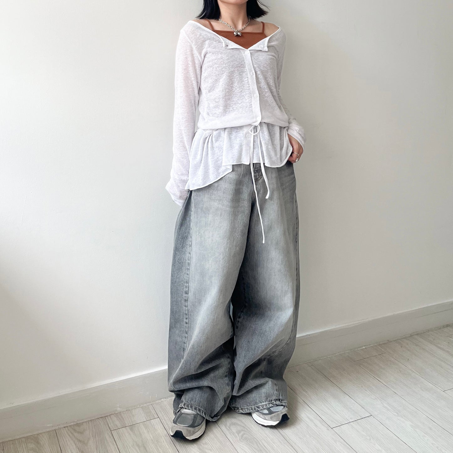 TP488- 大圓領束腰Ruffle Top | White | Khaki | Black