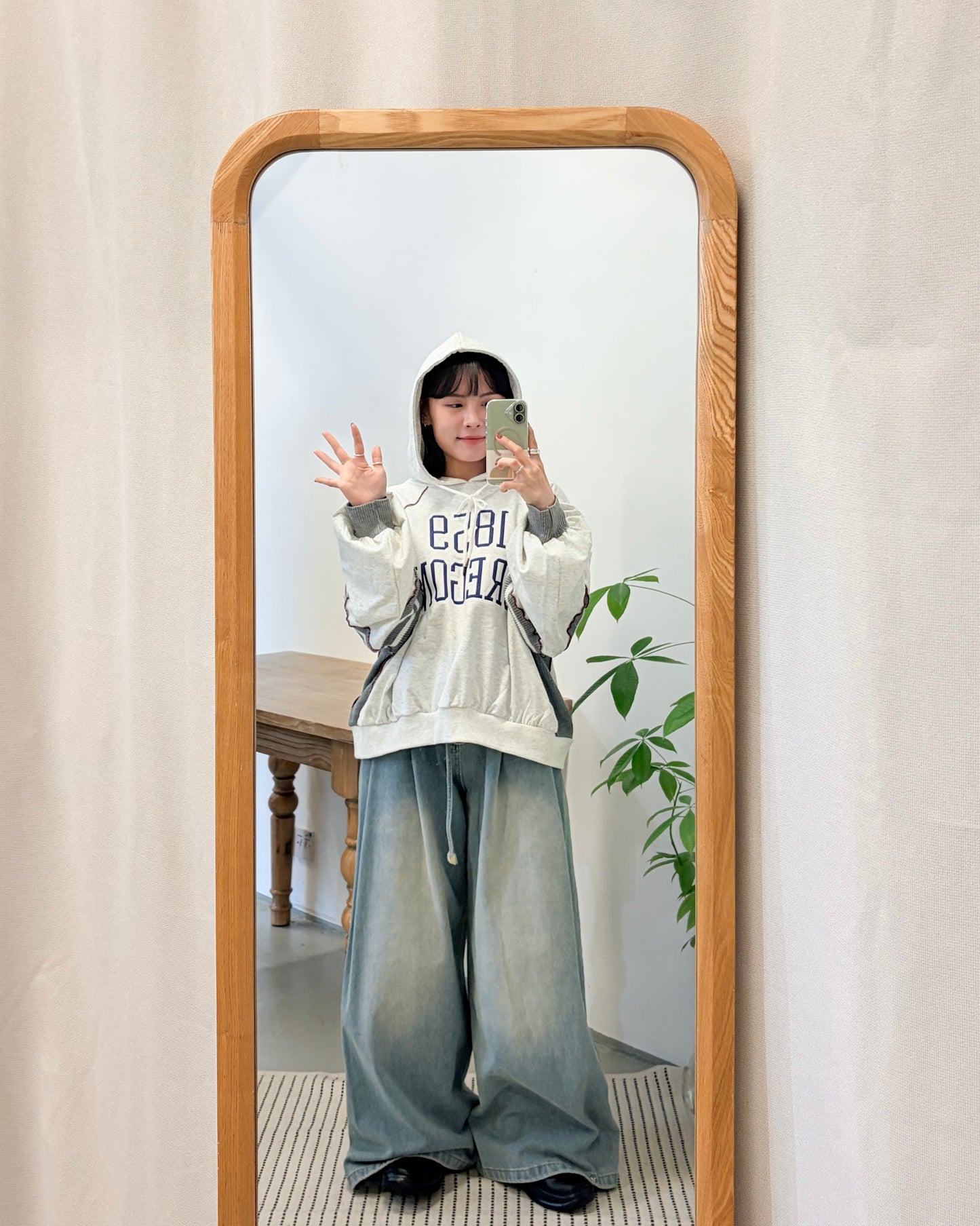 TP708- 拼布Printed Sweatshirt | Grey | Navy