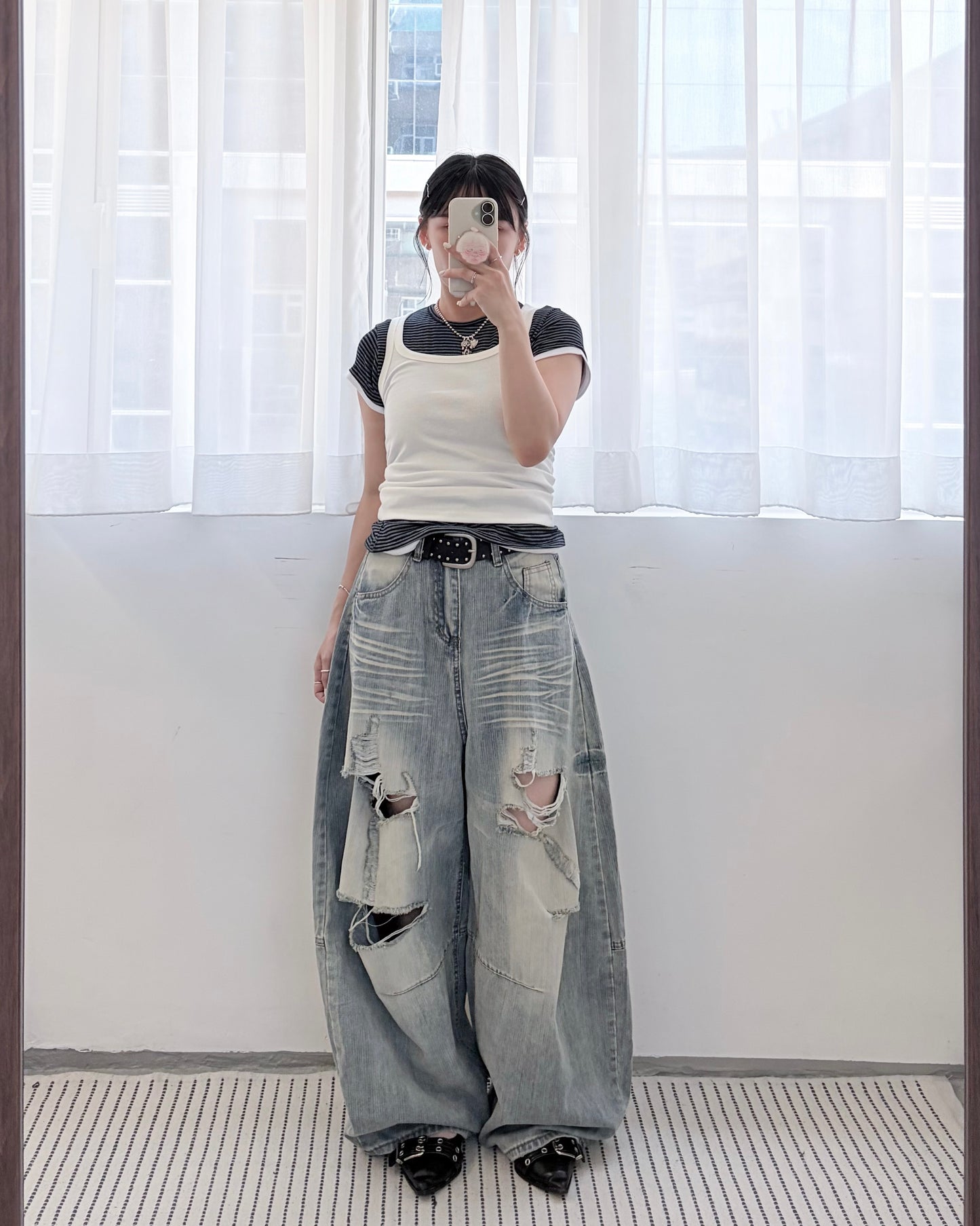 PT121- 破爛闊身牛仔褲 連Belt ( S / M / L )