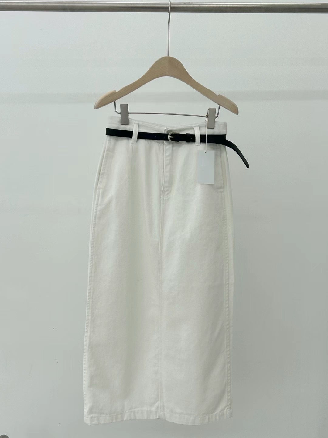 SK90 - H Line Skirt  | White | Black