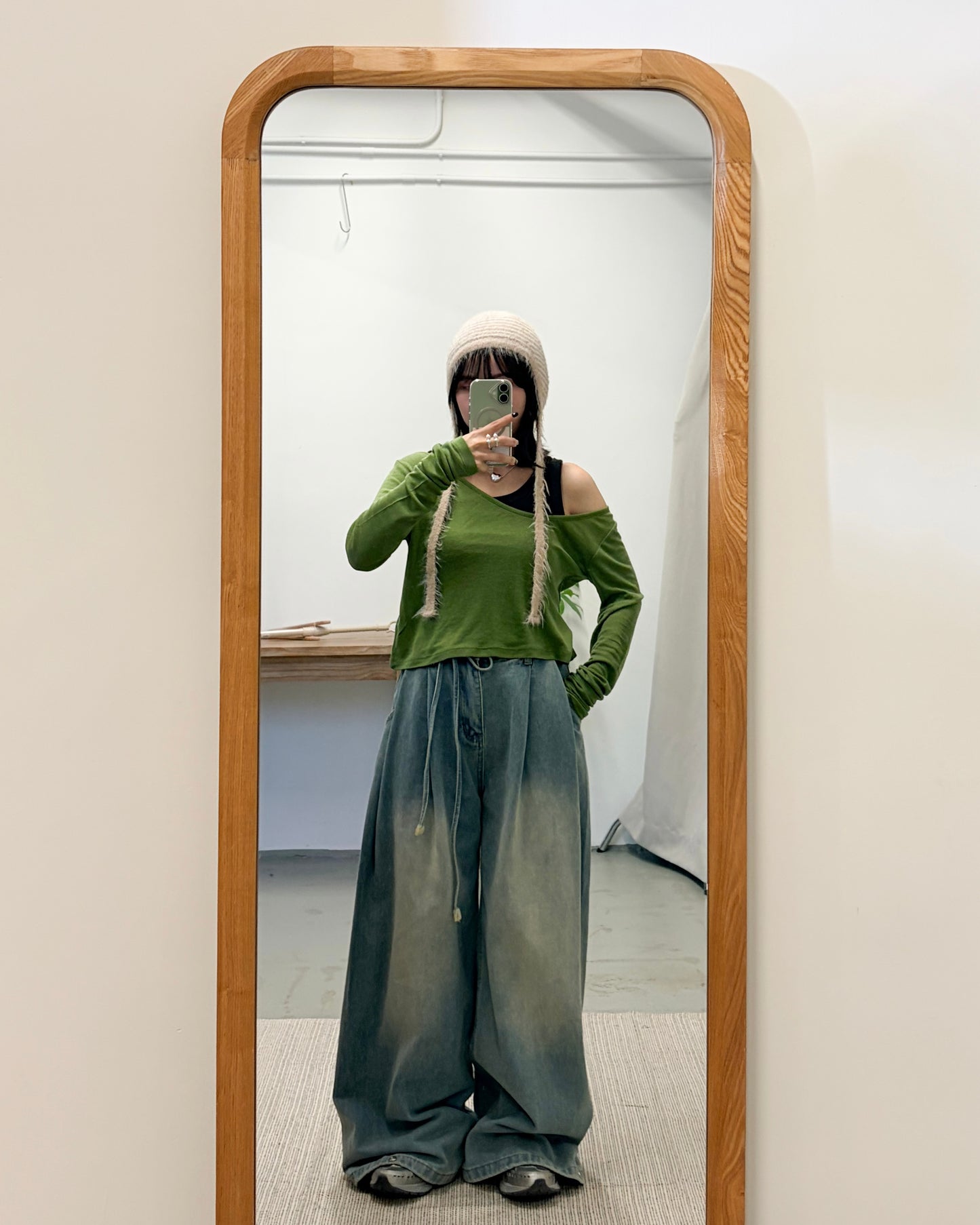 TP724- 軟熟斜肩短身長袖top | Grey | Brown | Green | Black