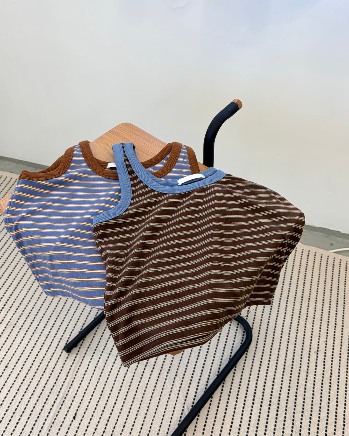 TP692- 絨面撞色橫間背心 | Brown  | Blue