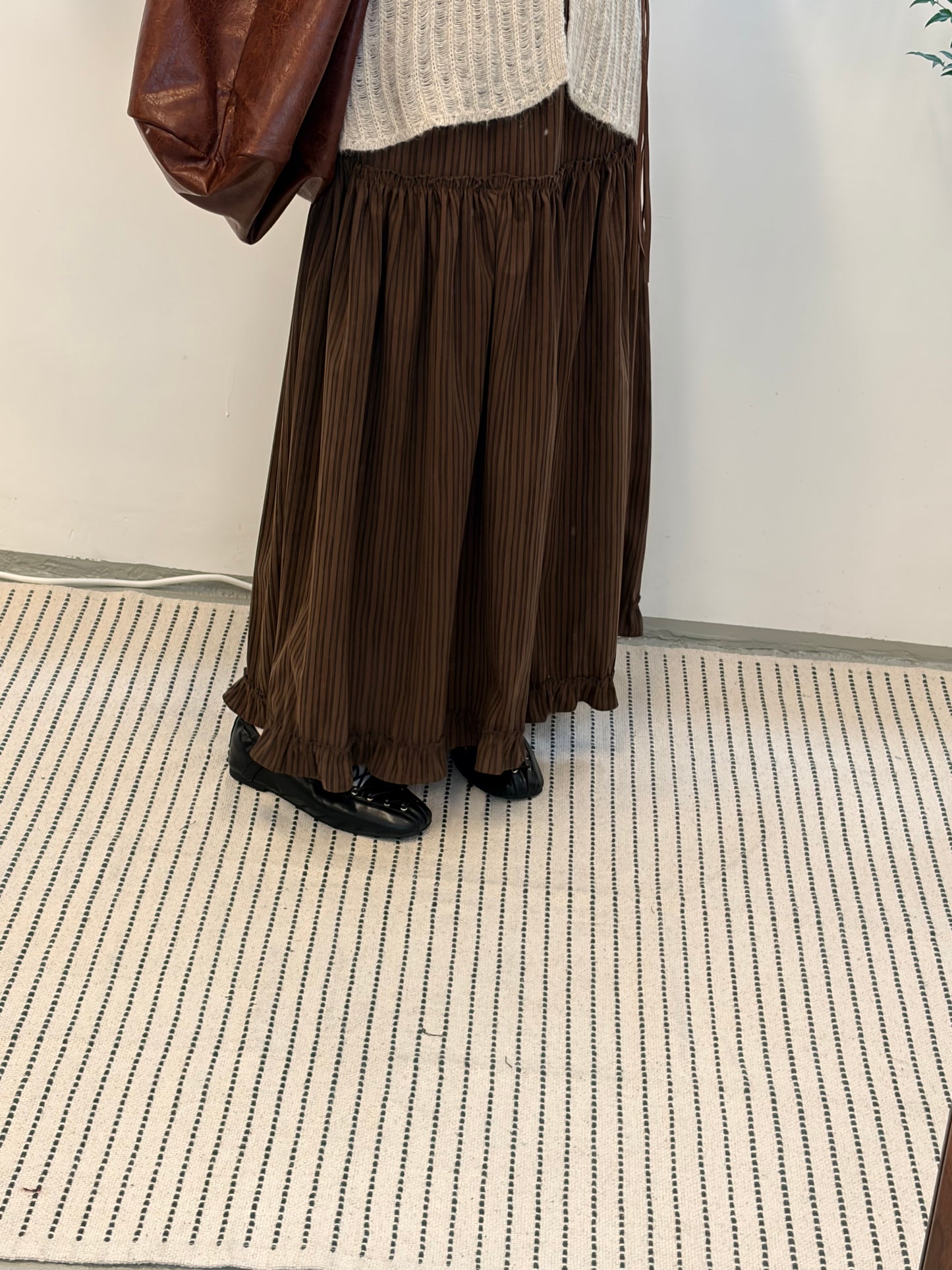 SK133- 薄燈芯絨條子Ruffle Skirt | Ivory | Brown