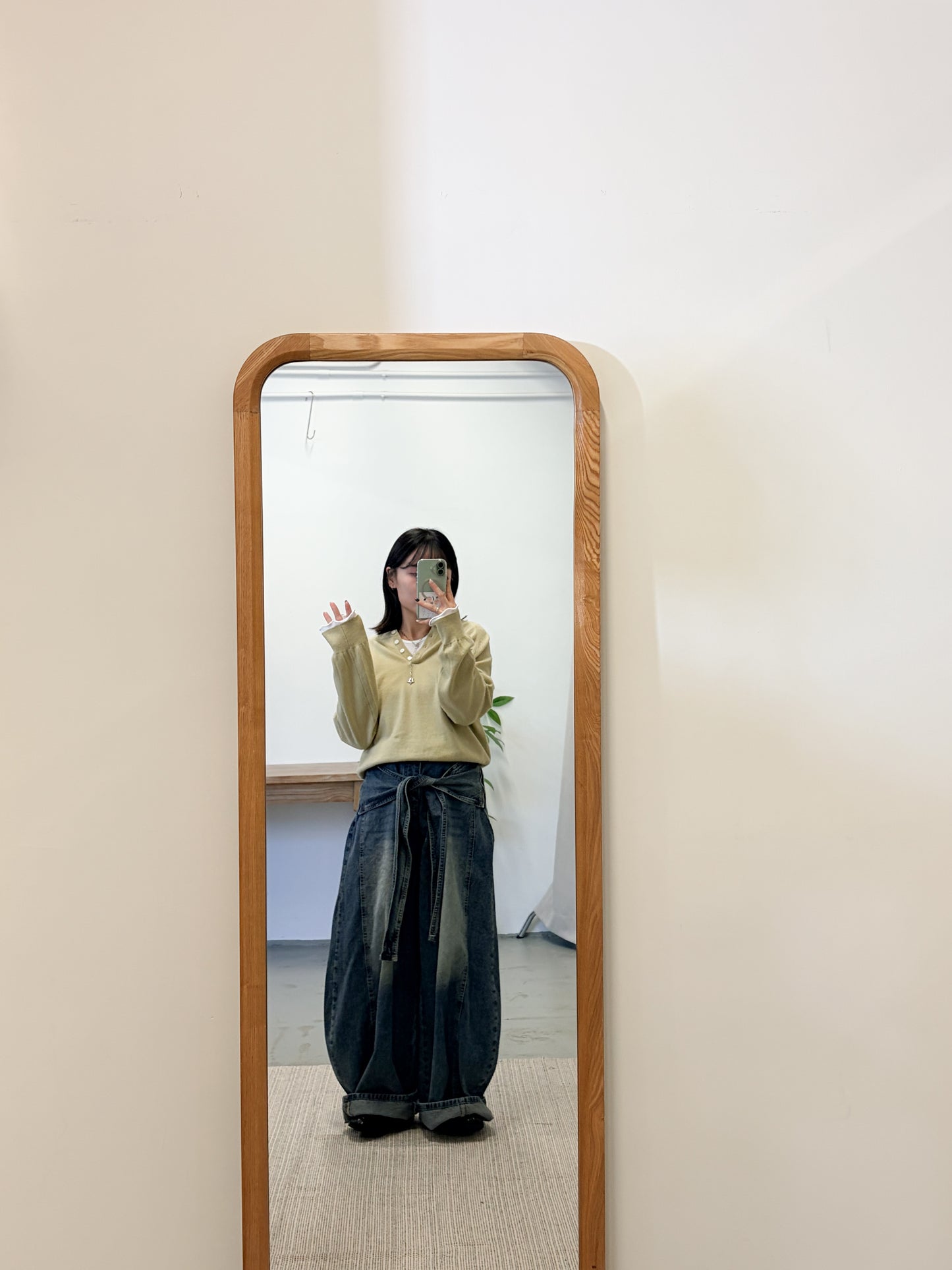 PT106- Design Ribbon Denim Jeans  ( S / M )