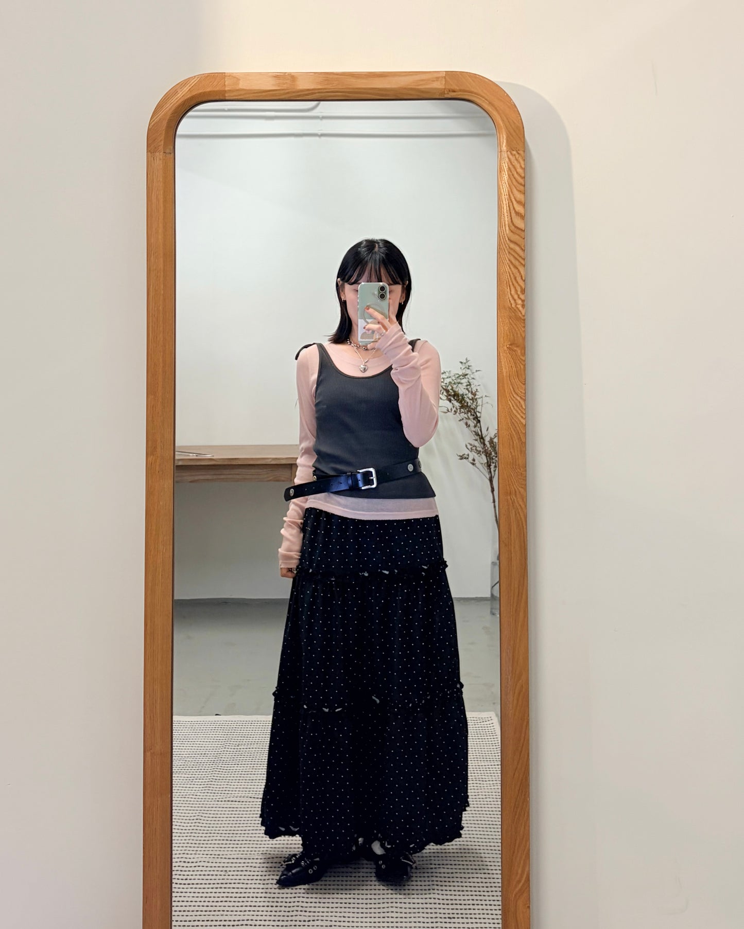 SK140- Black Small Dot Ruffle Skirt  ( 薄絨 ）