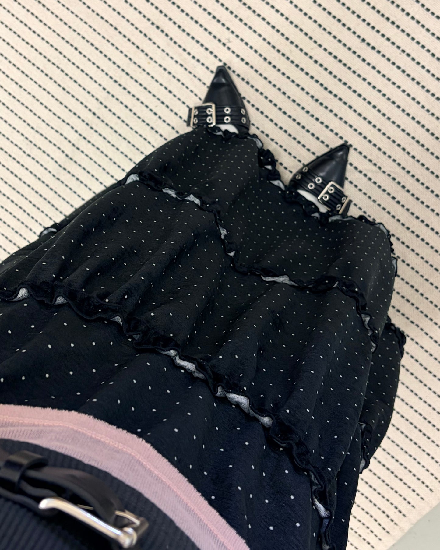 SK140- Black Small Dot Ruffle Skirt  ( 薄絨 ）