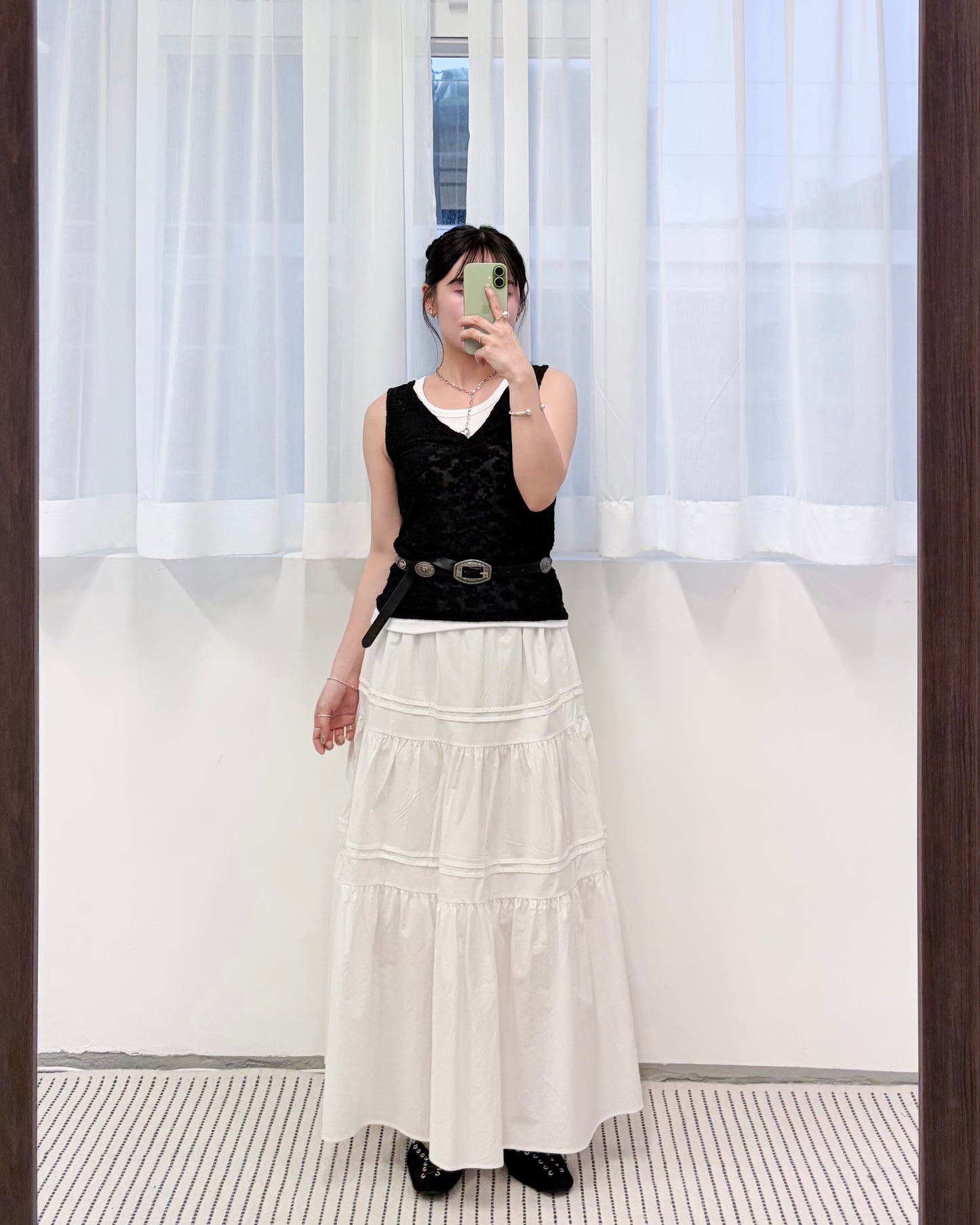 TP776- Daily Basic Vest | White | Black