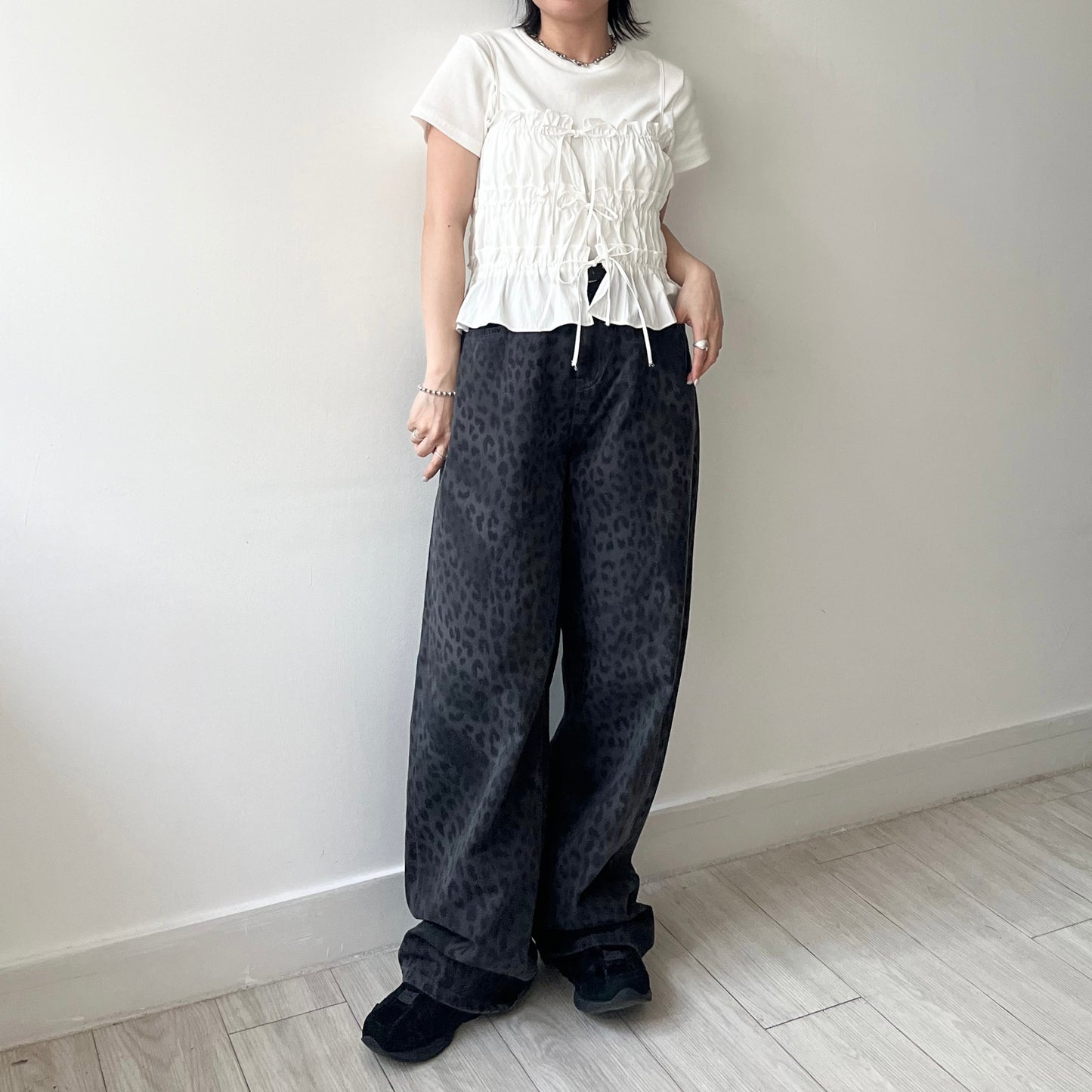 TP511- 平口吊帶Ruffle Ribbon Vest | White | Black