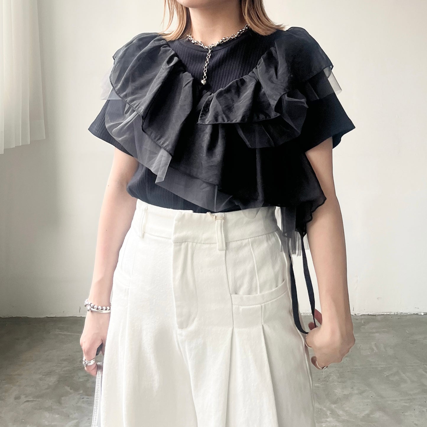 TP336- Docking Cut Ruffle Tee | White | Beige | Black