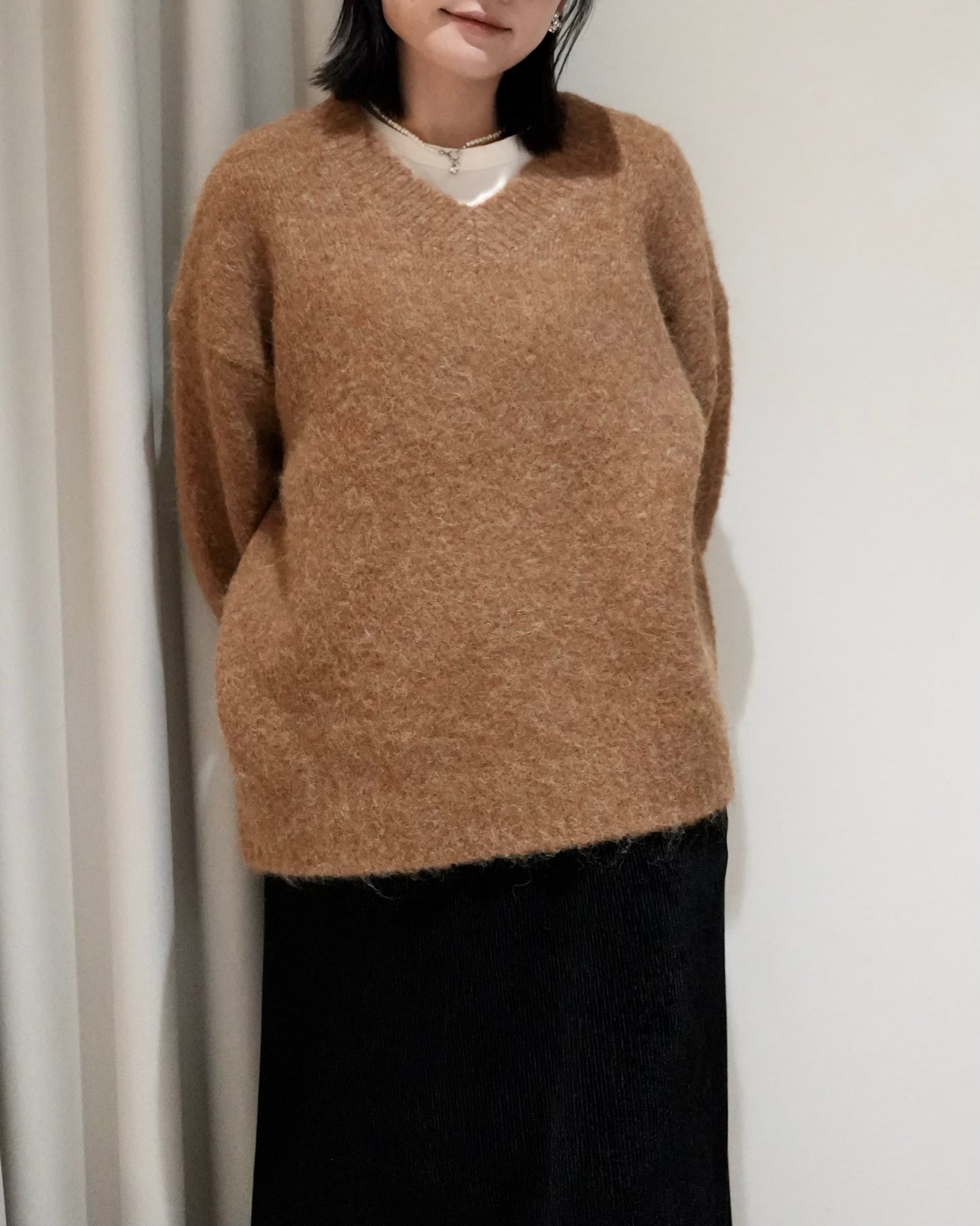 TP702- V Neck knit Top | Ivory | Camel | Brown