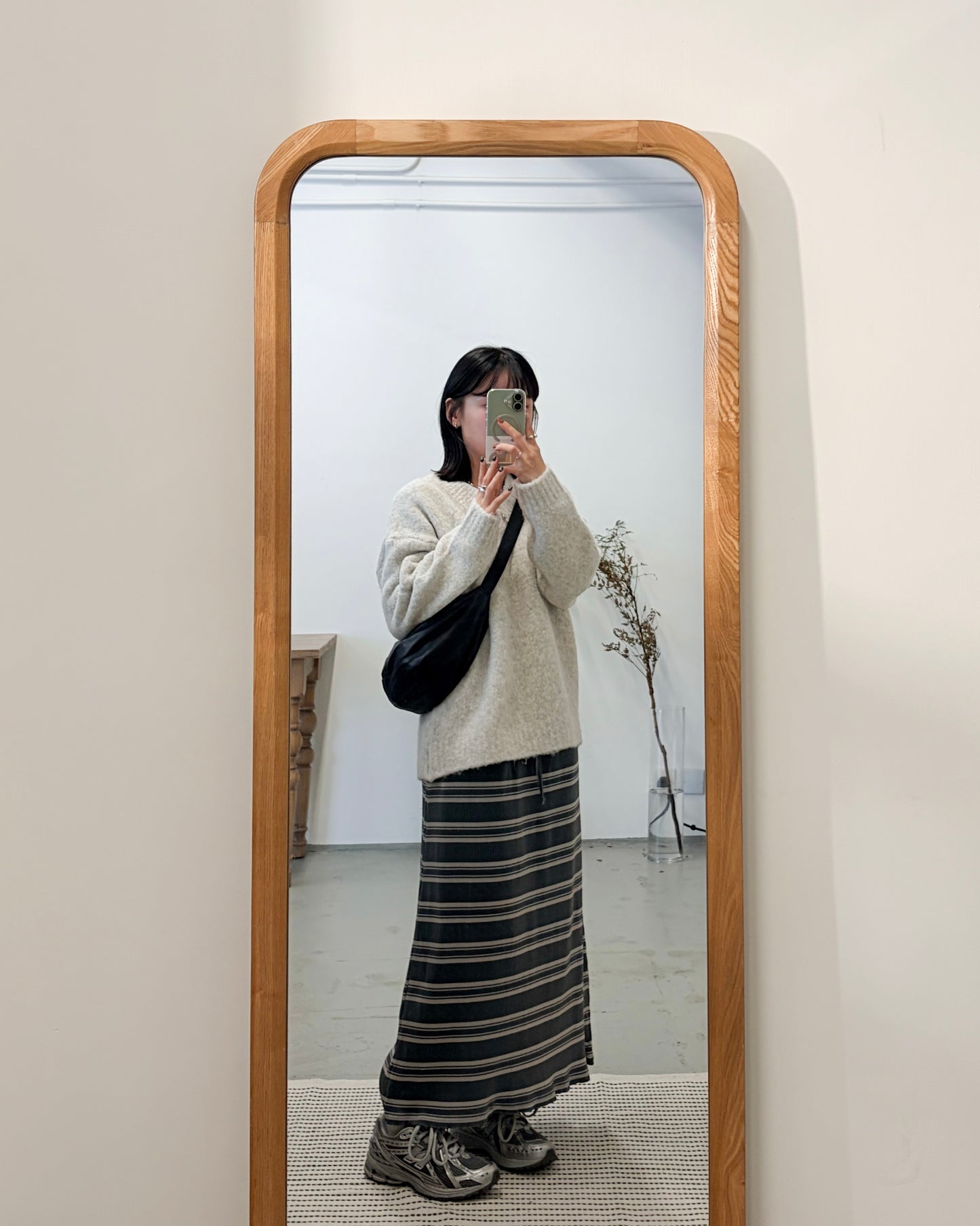 SK139- 絲絨面橫間Skirt | Grey