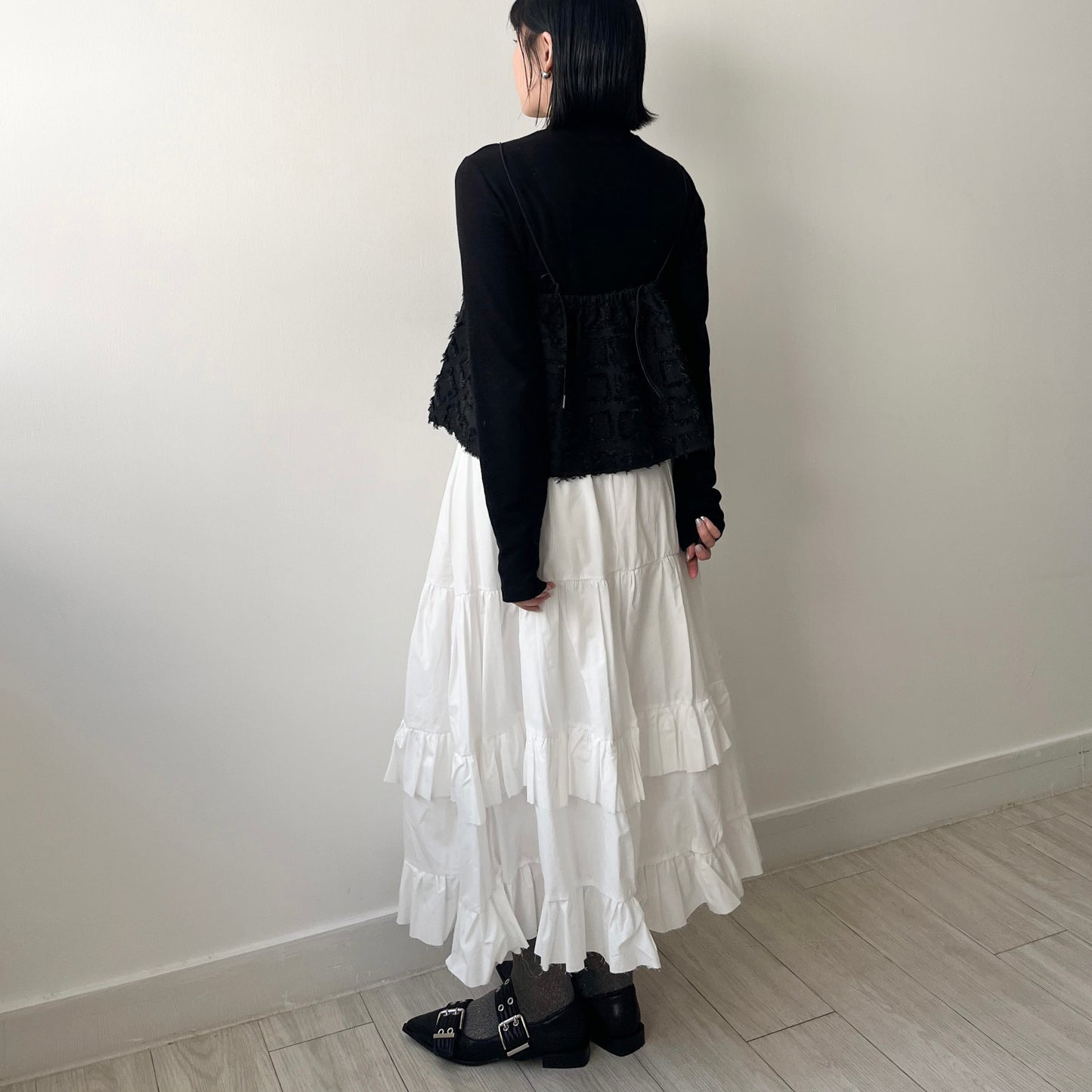 SK101- 破邊Ruffle Skirt | White | Black