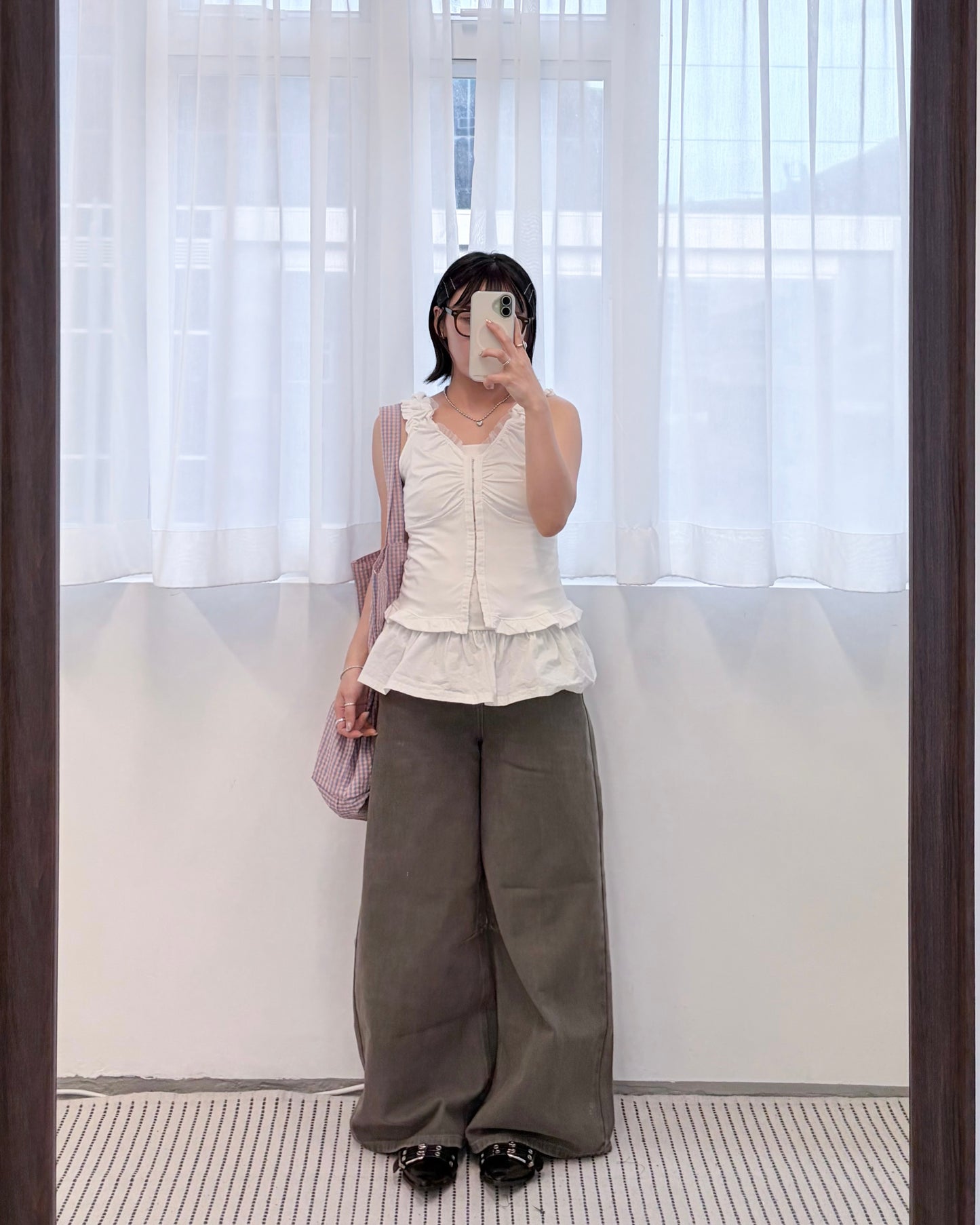 TP819- See-through Ruffle Sleeve Chain Vest | White | Black