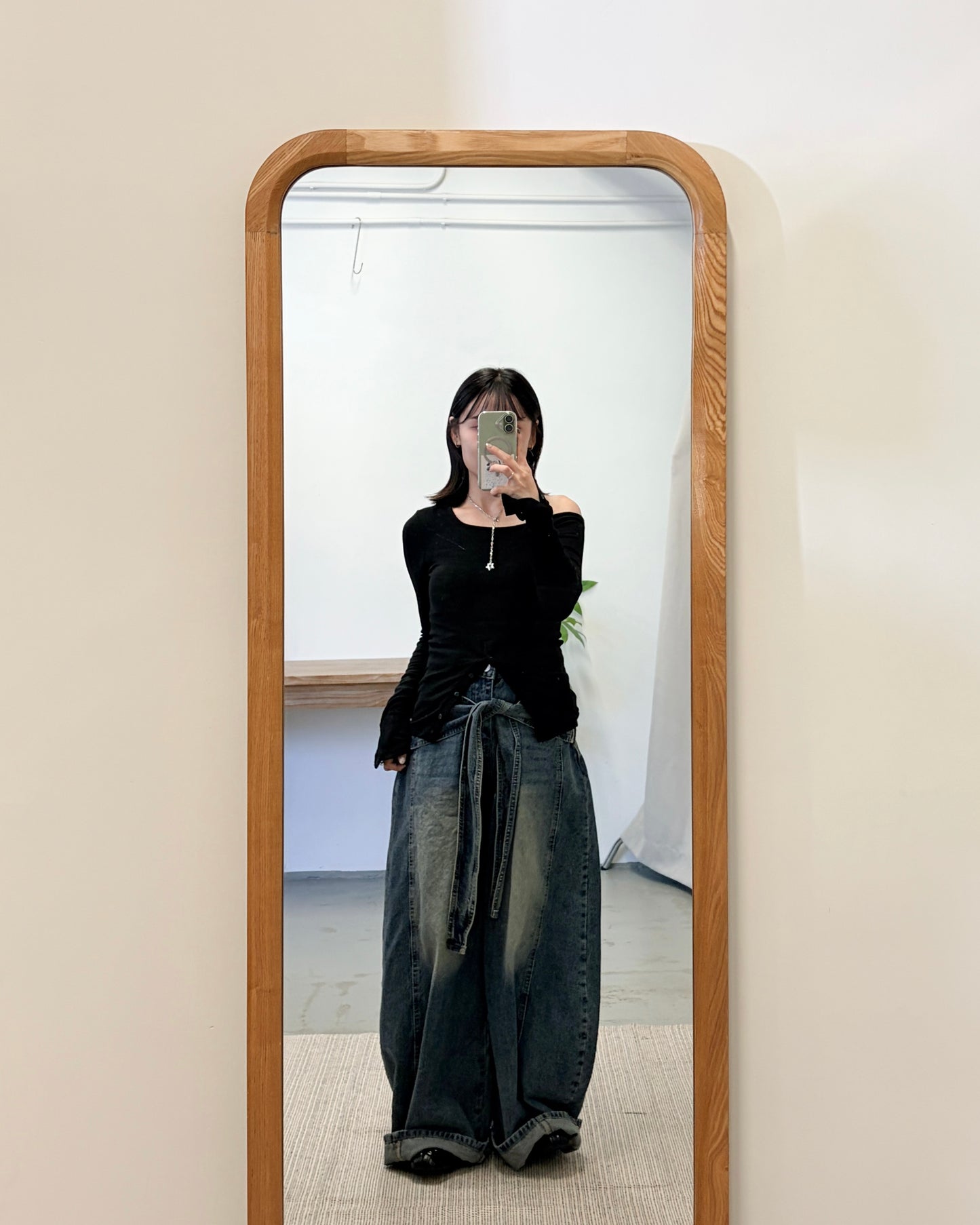 PT106- Design Ribbon Denim Jeans  ( S / M )