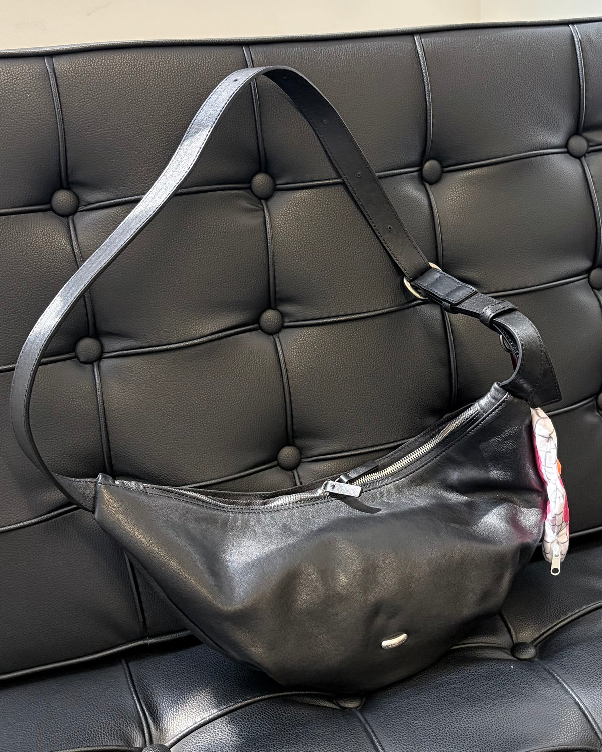 BG51- Croissant Leather Bag | Black