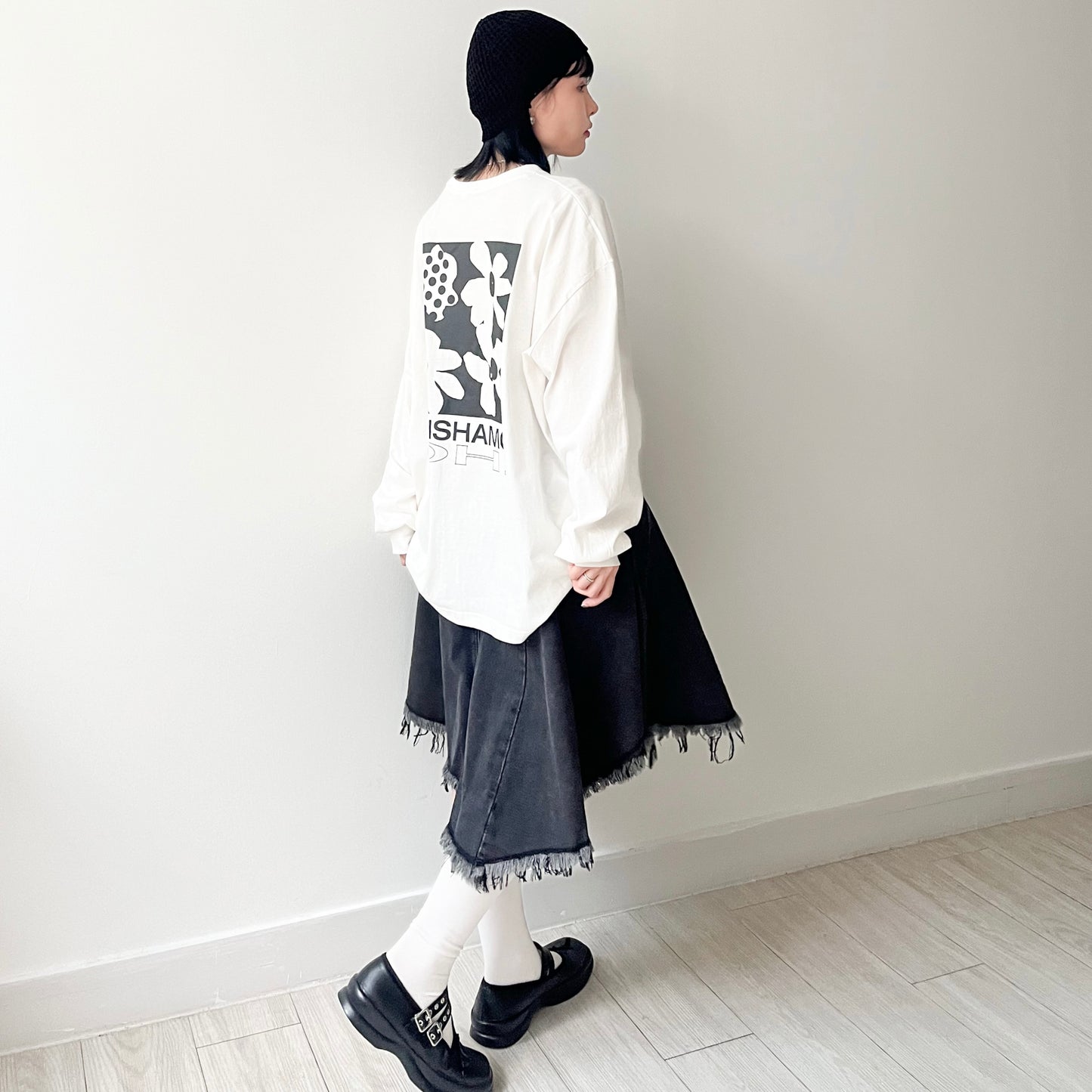 TP417- Back Fafa Oversize Tee | White | Charcoal