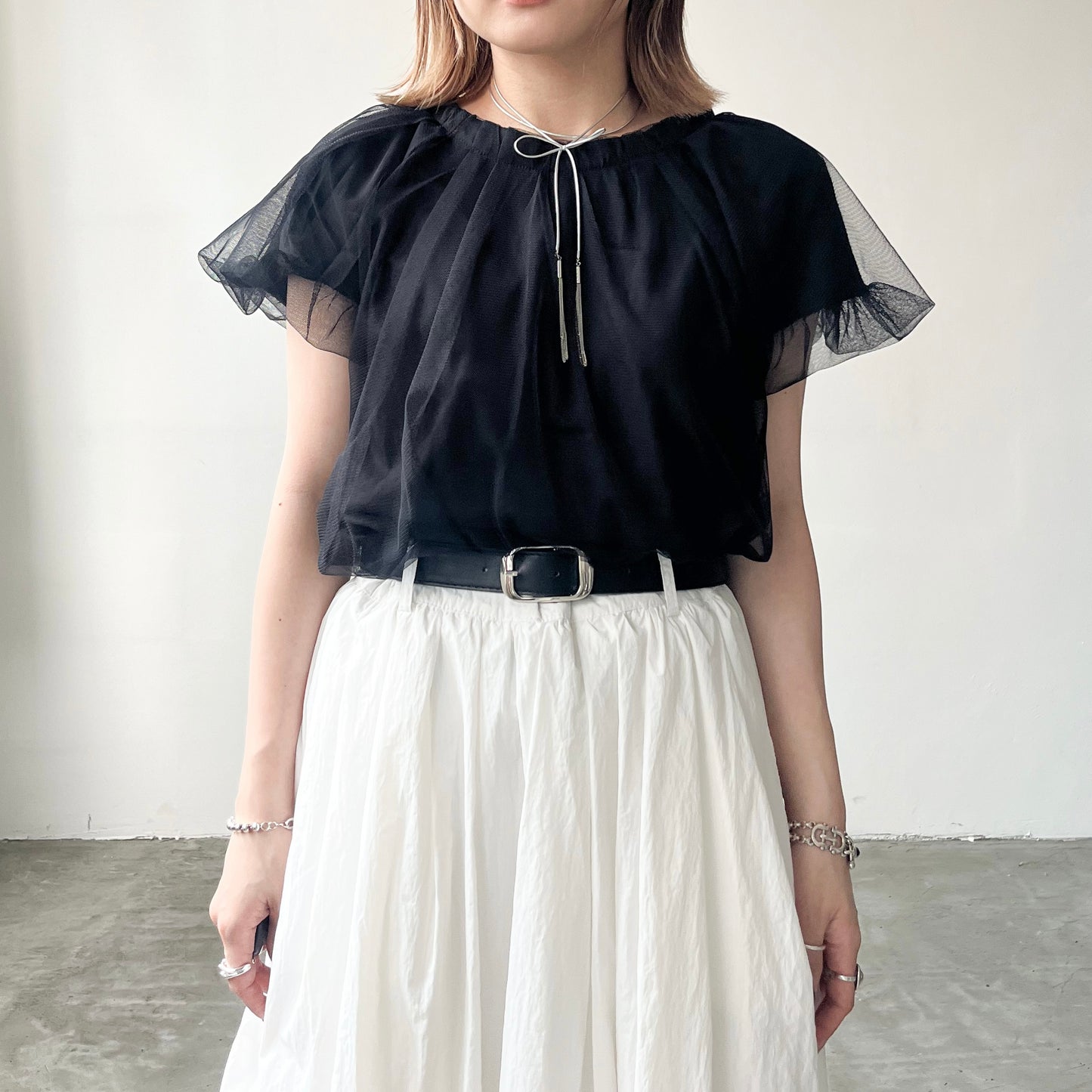 TP317- Shasha Ballon Sleeve Blouse | Ivory | Black