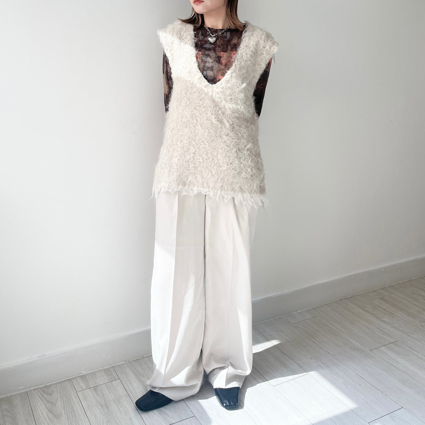 TP400- Shaggy Boucle V Neck Vest | Ivory | Charcoal