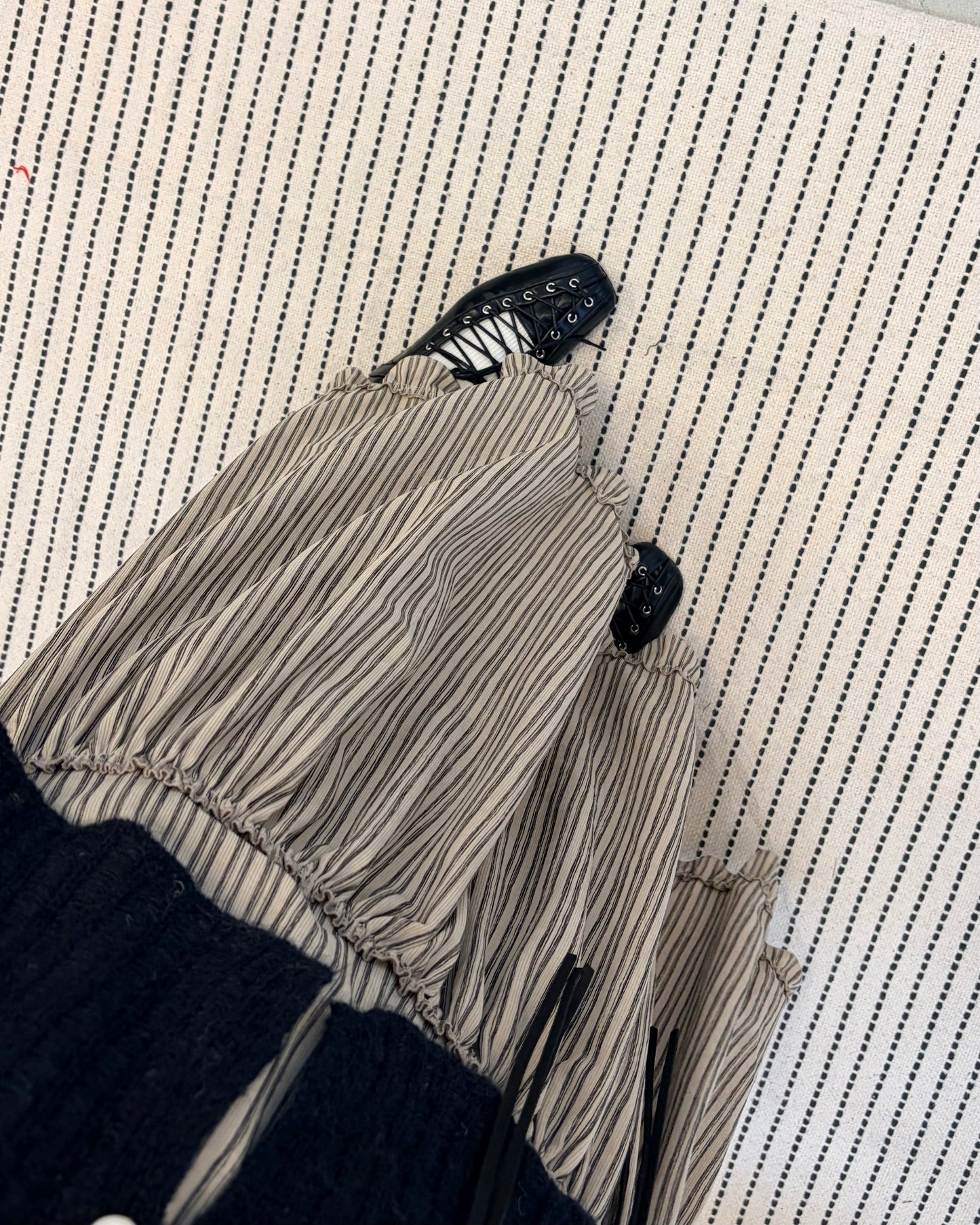 SK133- 薄燈芯絨條子Ruffle Skirt | Ivory | Brown