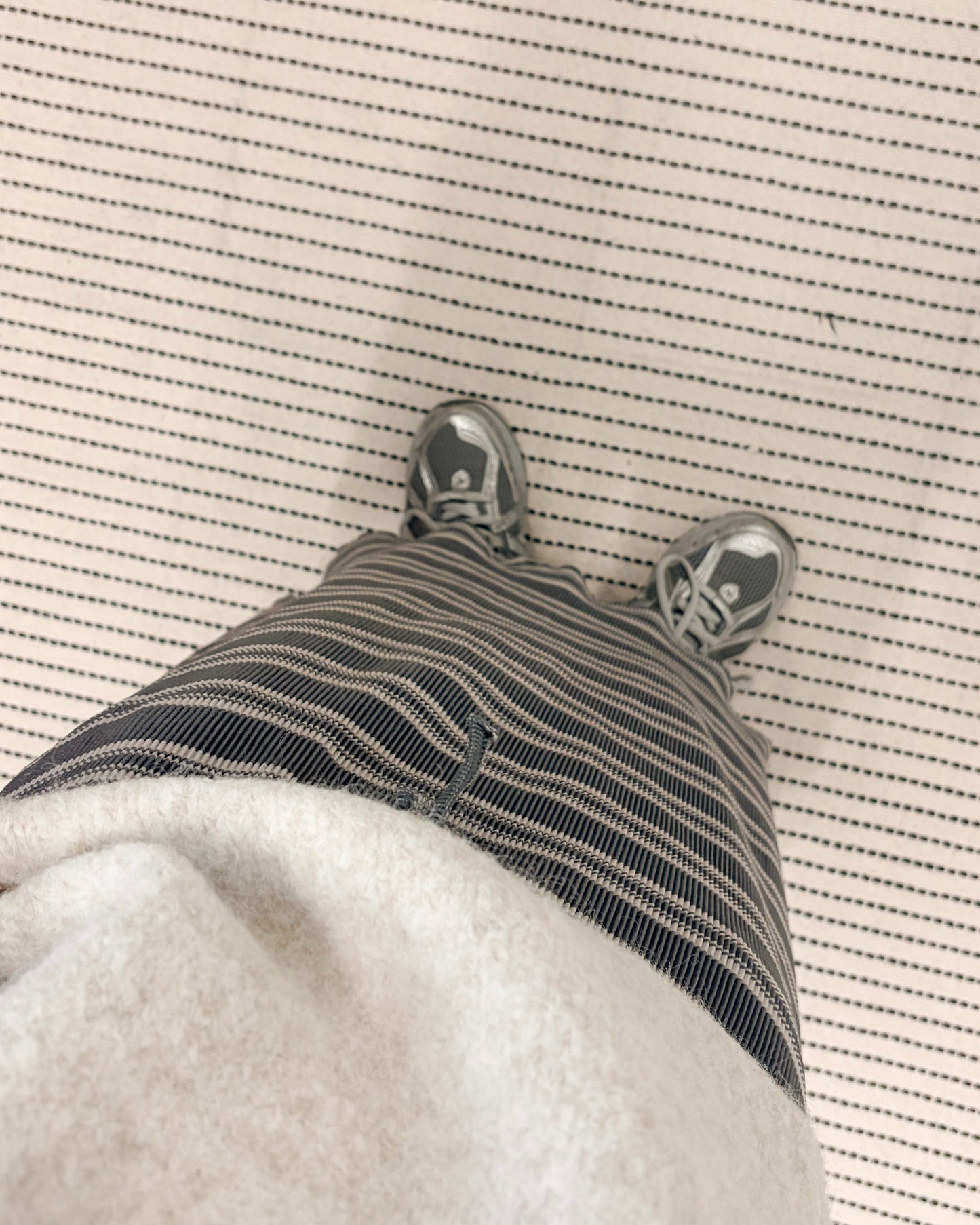 SK139- 絲絨面橫間Skirt | Grey