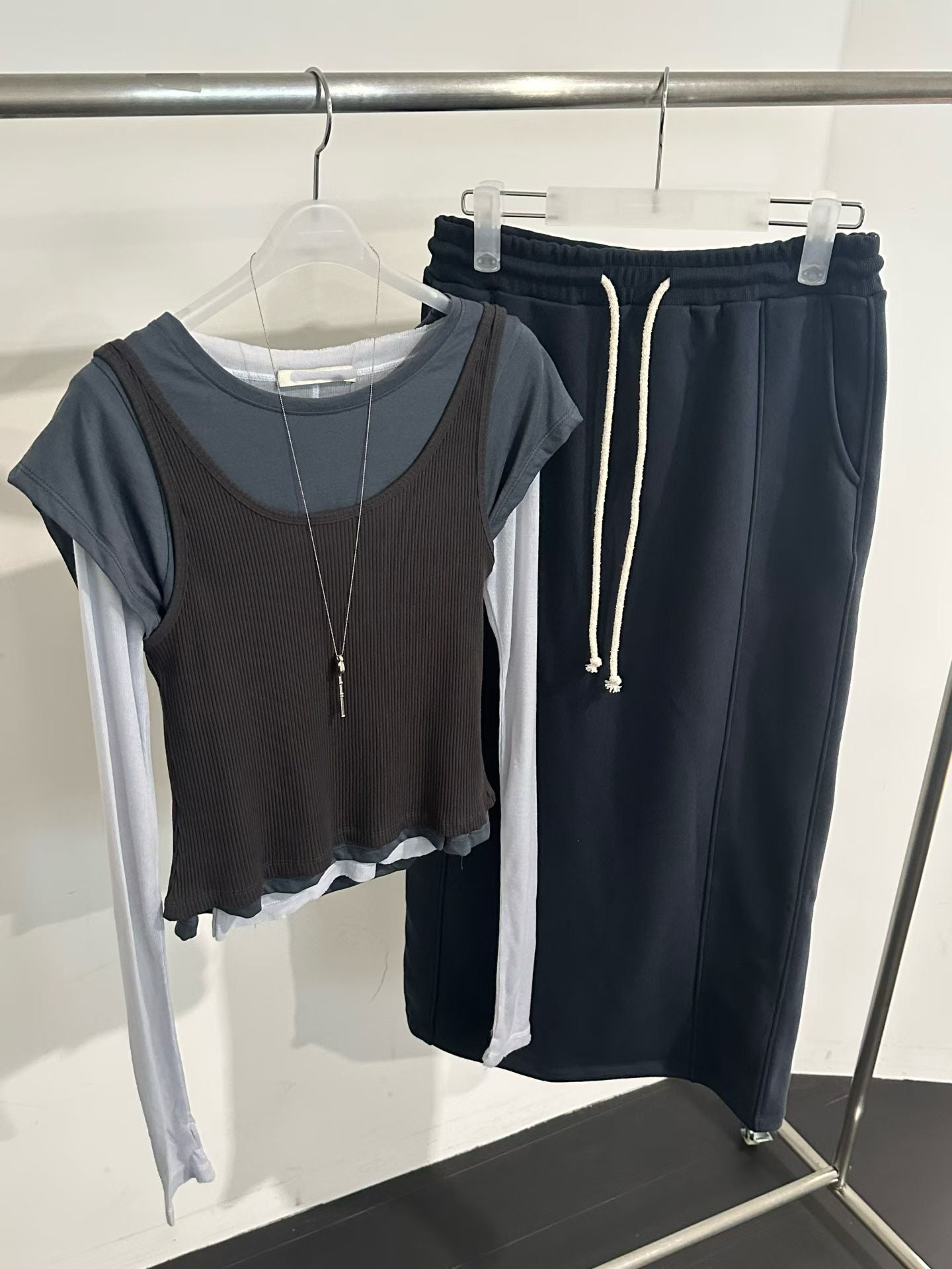 TP676- Side Ribbon Vest | Milk tea | Brown | Black