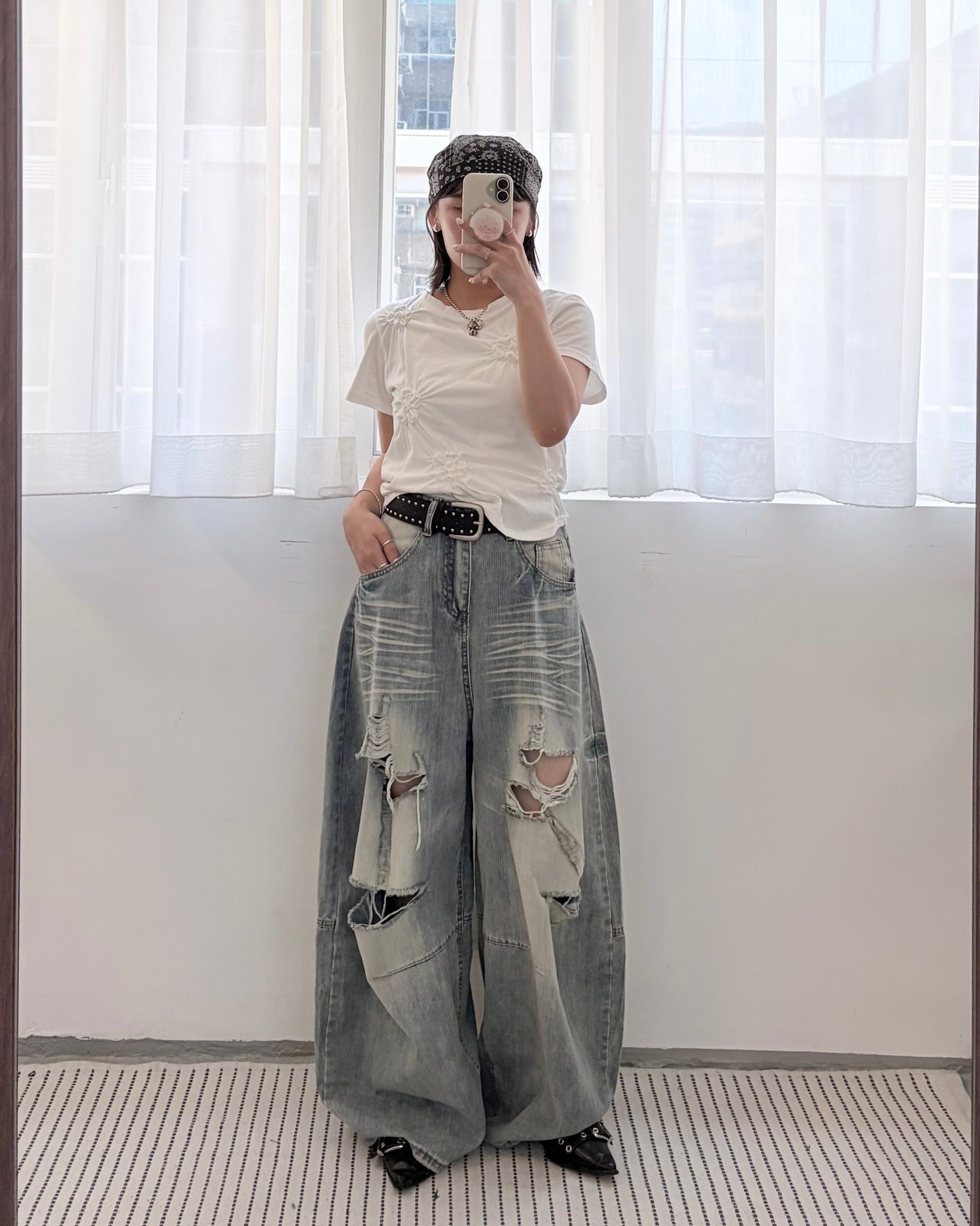 PT121- 破爛闊身牛仔褲 連Belt ( S / M / L )