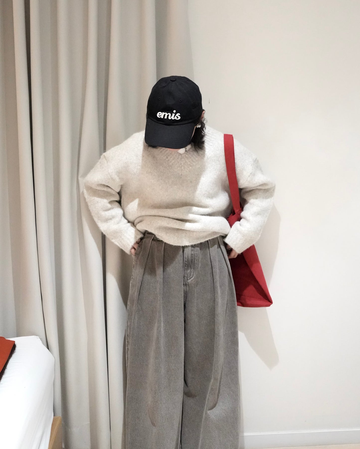 TP702- V Neck knit Top | Ivory | Camel | Brown