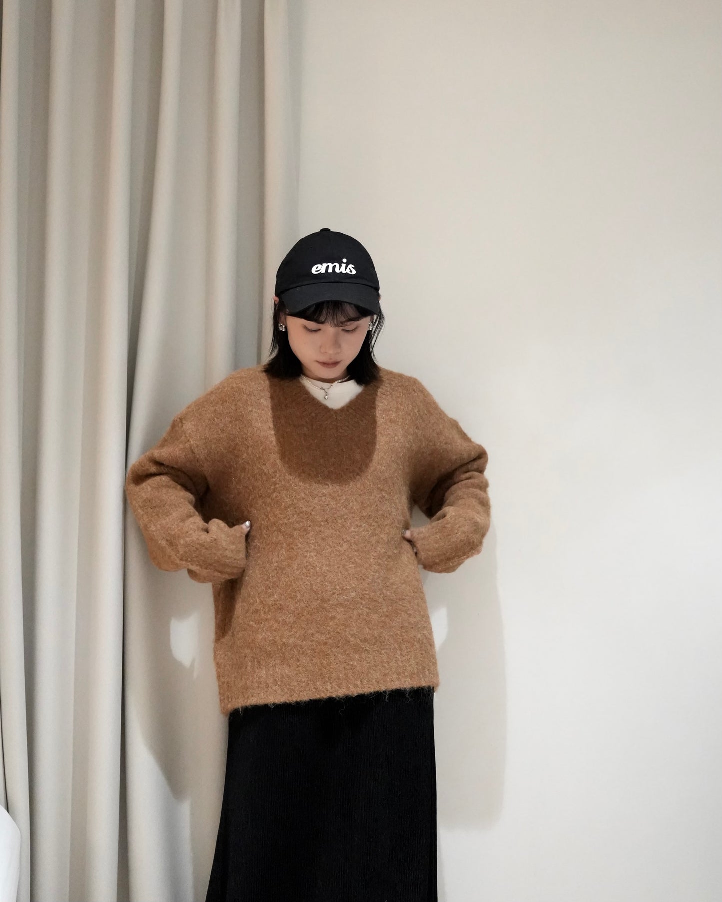 TP702- V Neck knit Top | Ivory | Camel | Brown