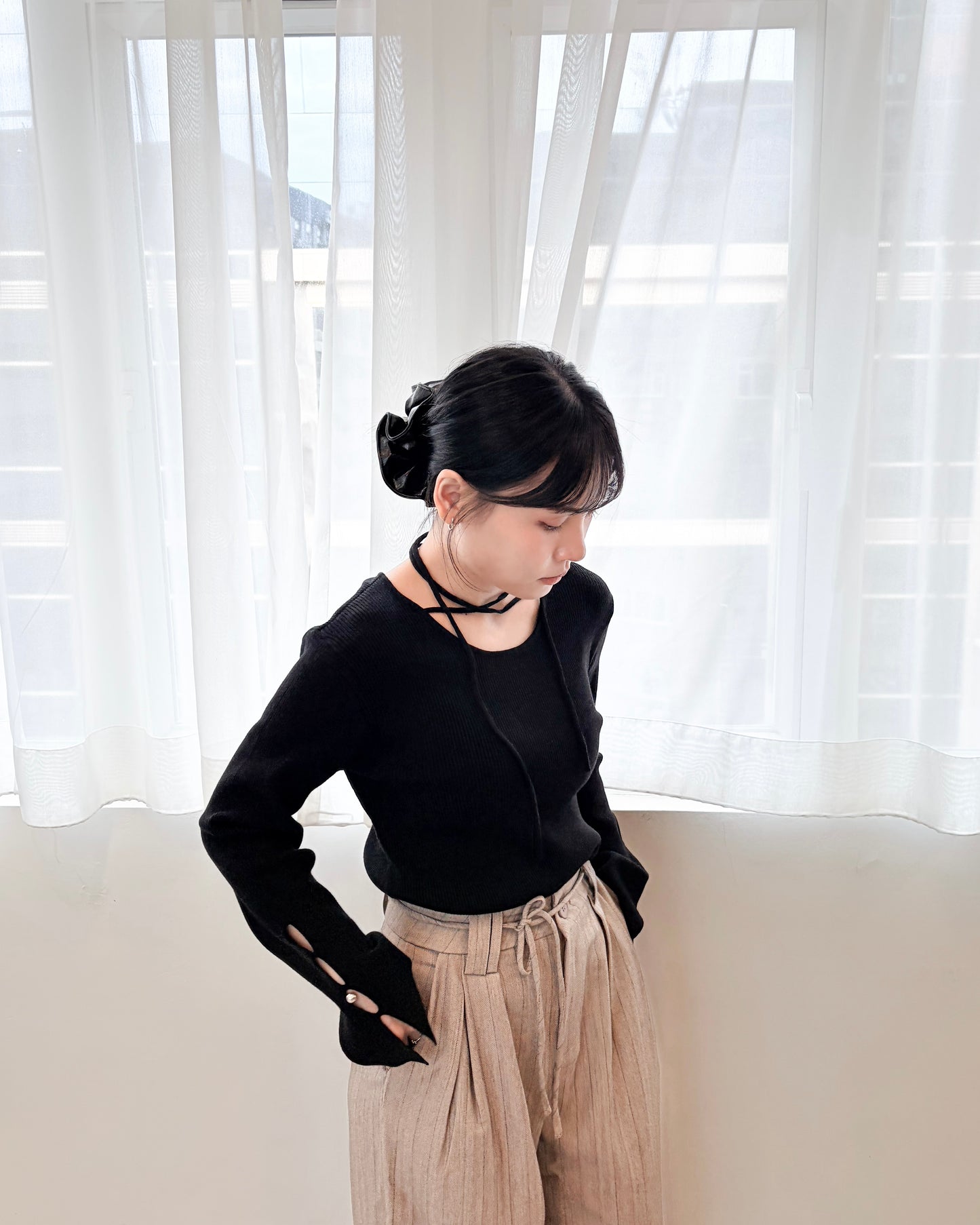 TP682- Neck String ribbon Knit Top |  Ivory | Blue | Black