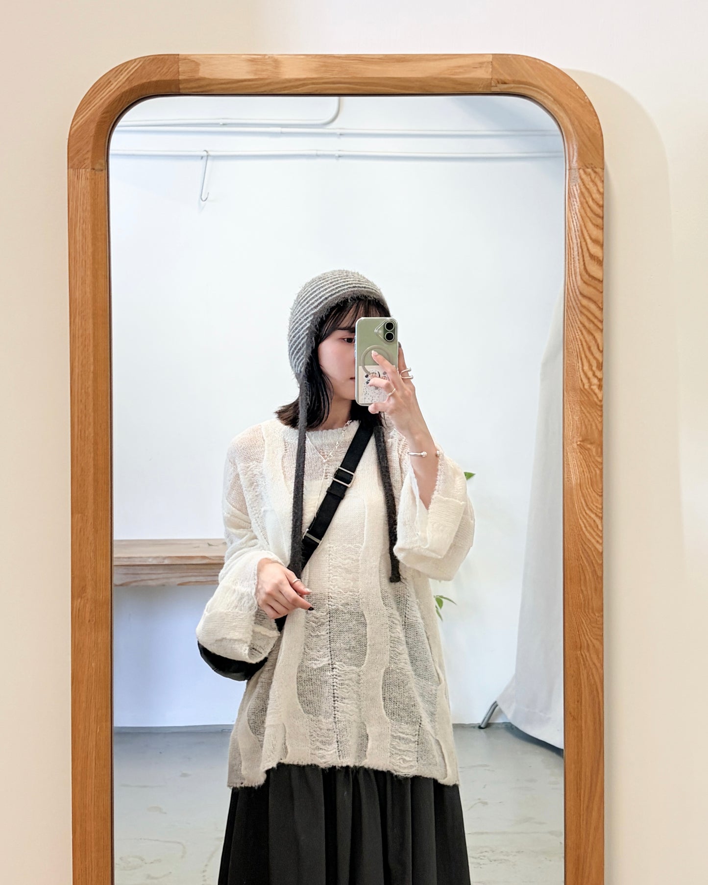 TP717- 馬海毛破爛Mesh Top | White | Brown | Black