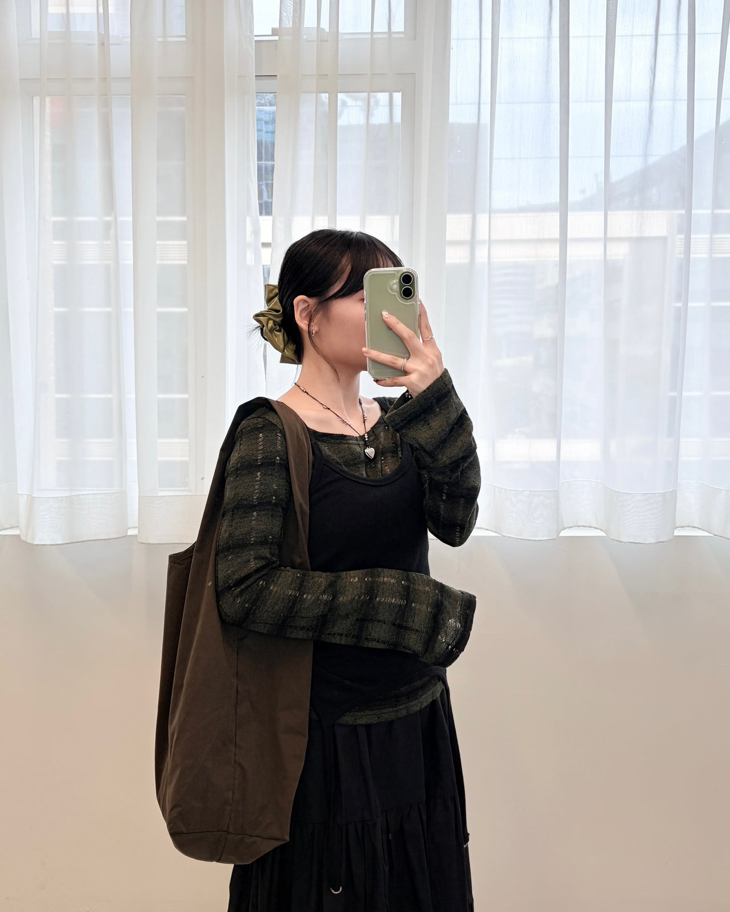 TP684- 破爛微喇叭袖橫間Top | Green | Brown