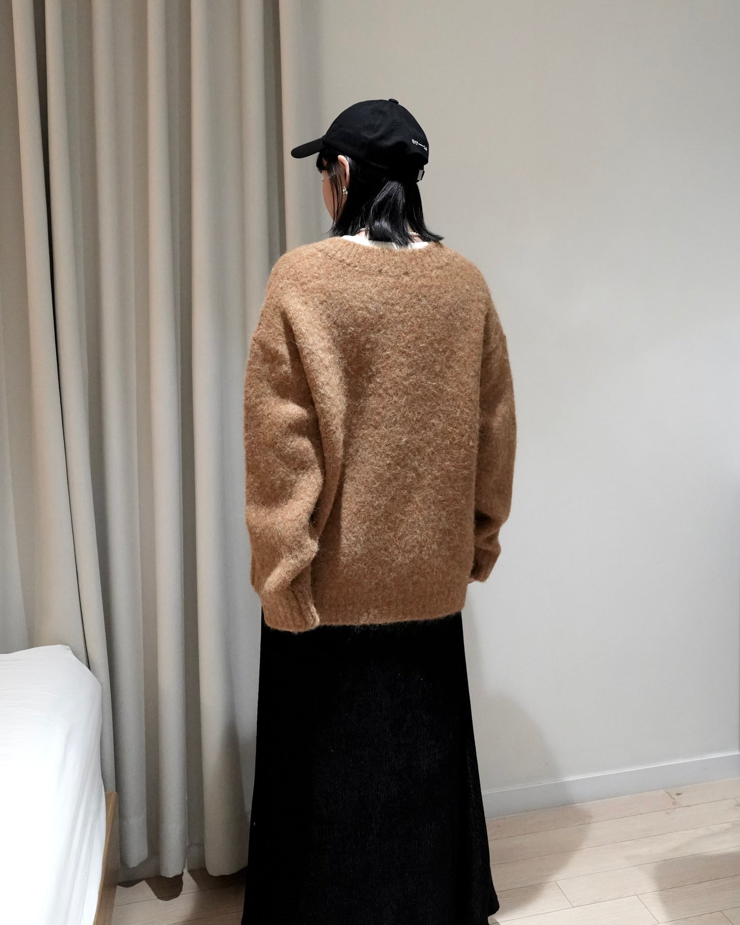 TP702- V Neck knit Top | Ivory | Camel | Brown