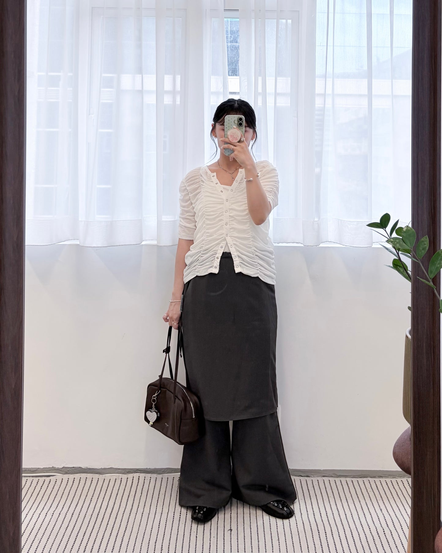 TP800- Shirring Short Sleeves Cardigan | White | Black