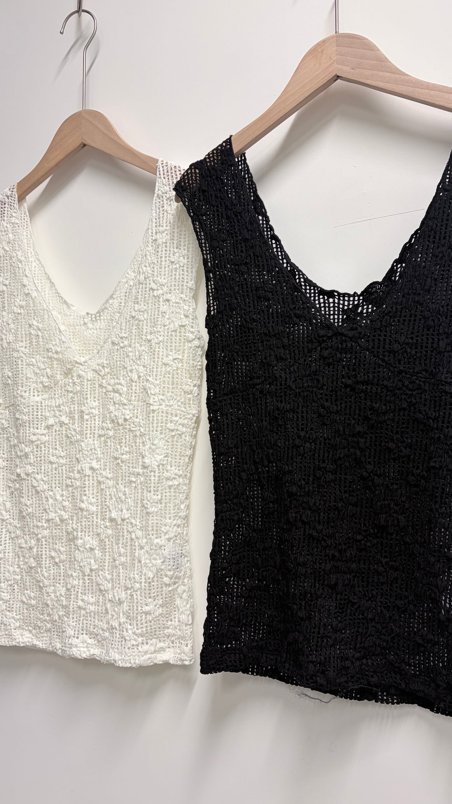 TP789- Floral Mesh Vest Top | White | Black
