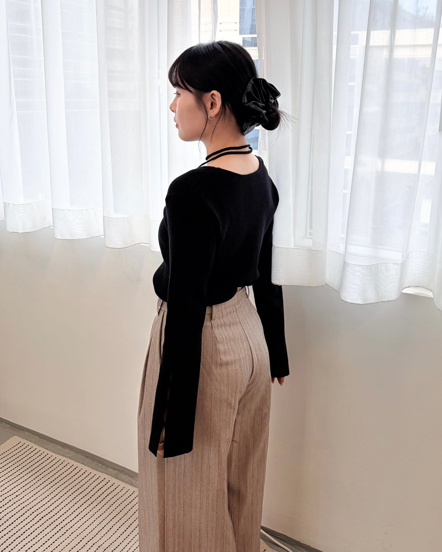 TP682- Neck String ribbon Knit Top |  Ivory | Blue | Black