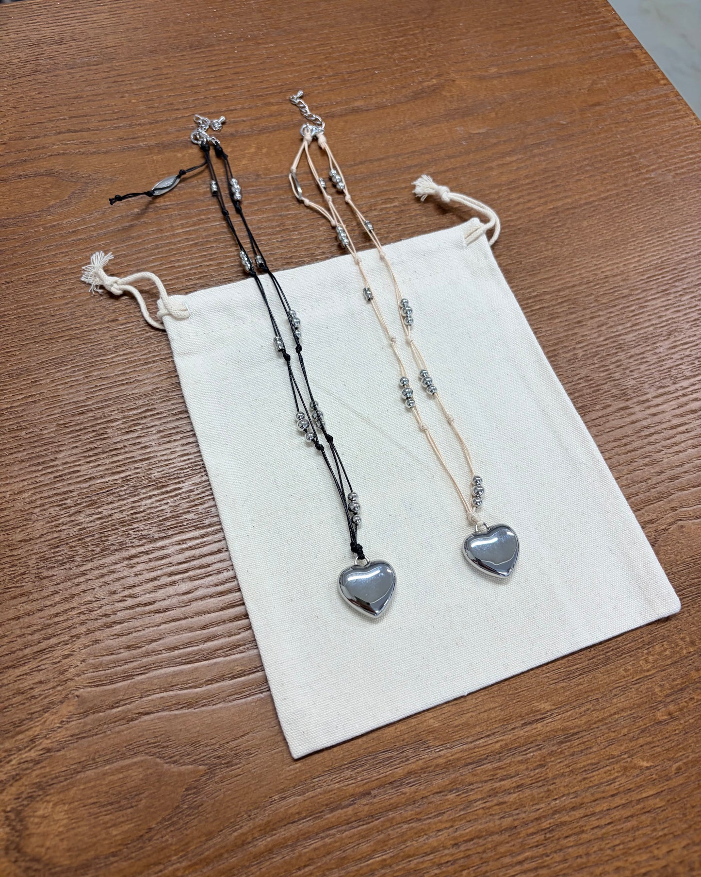 AC272- Handmade Heart Dot Necklace | Beige | Black ( 心心有微重量 )