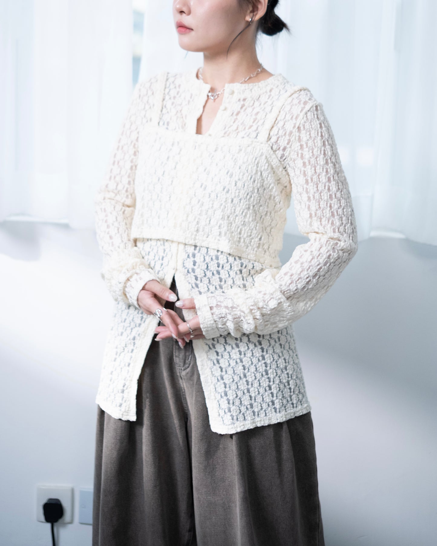 TP665- Lace Flower Set Blouse | Ivory | Black