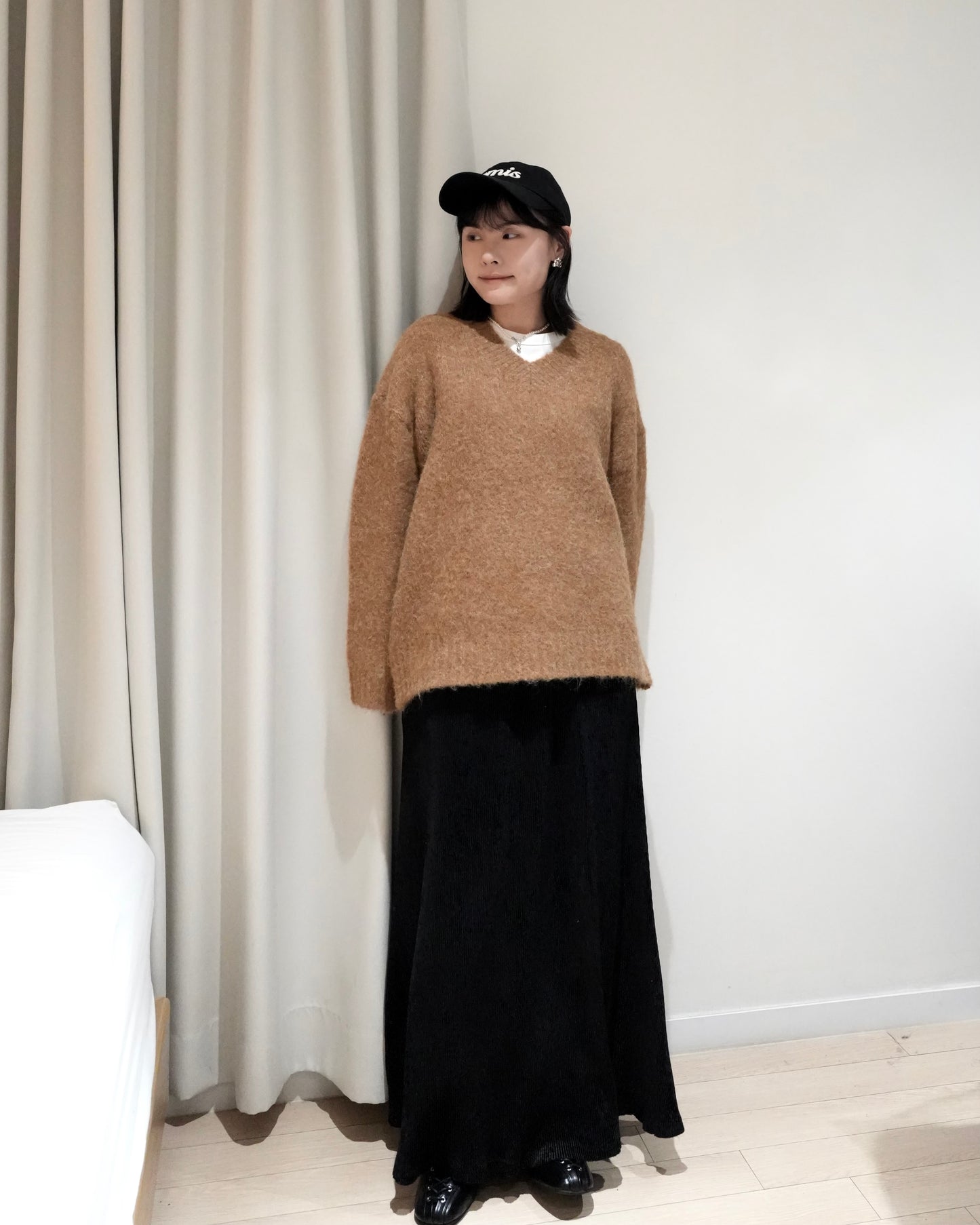 TP702- V Neck knit Top | Ivory | Camel | Brown