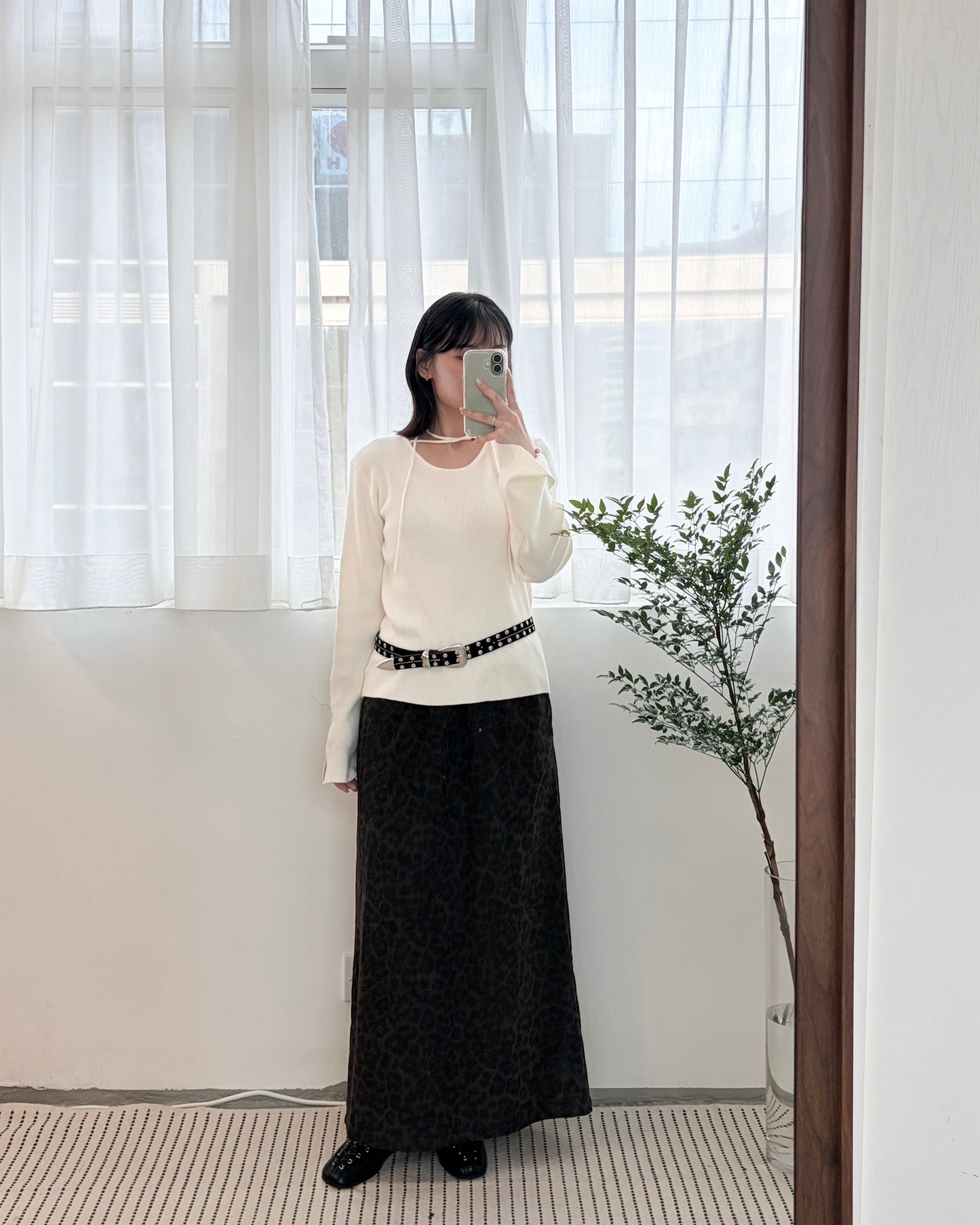 TP682- Neck String ribbon Knit Top |  Ivory | Blue | Black