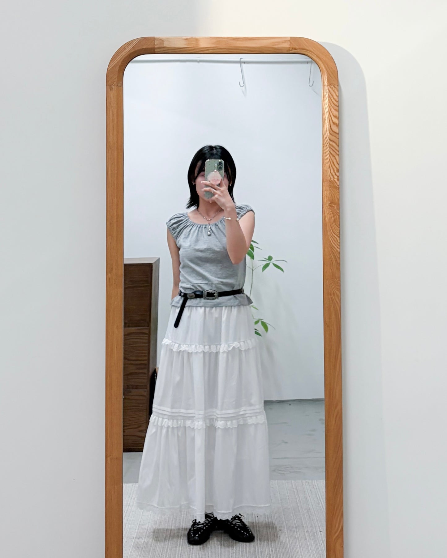 SK146- Three Ruffle Skirt | White | Black