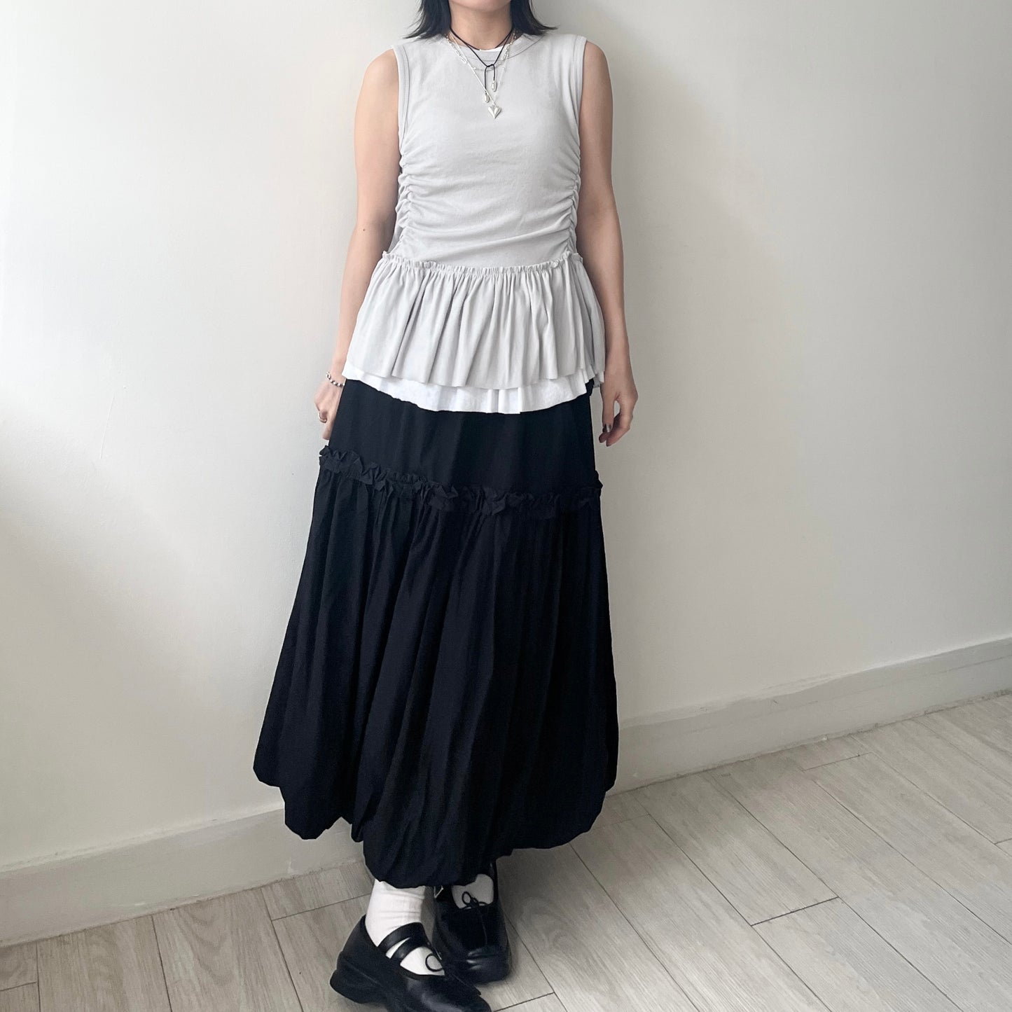SK122- Ruffle Balloon Skirt | White | Black