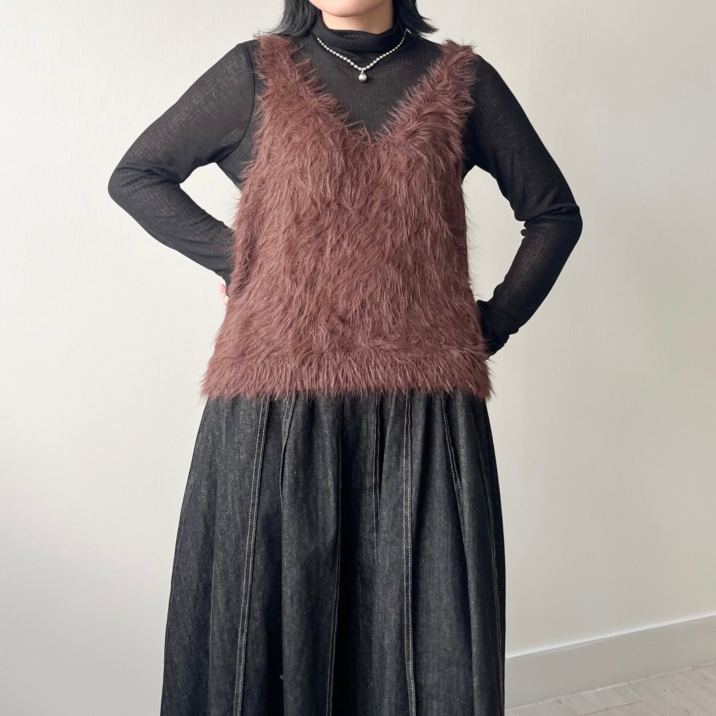 TP426- Feather Knitt Vest | Brown | Grey