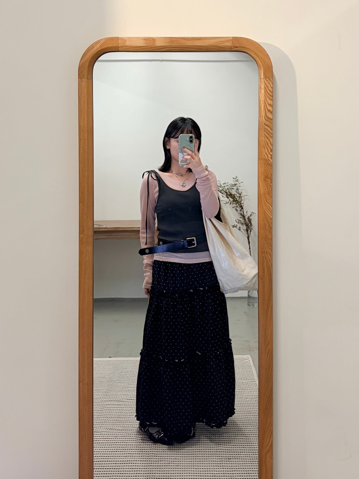 SK140- Black Small Dot Ruffle Skirt  ( 薄絨 ）