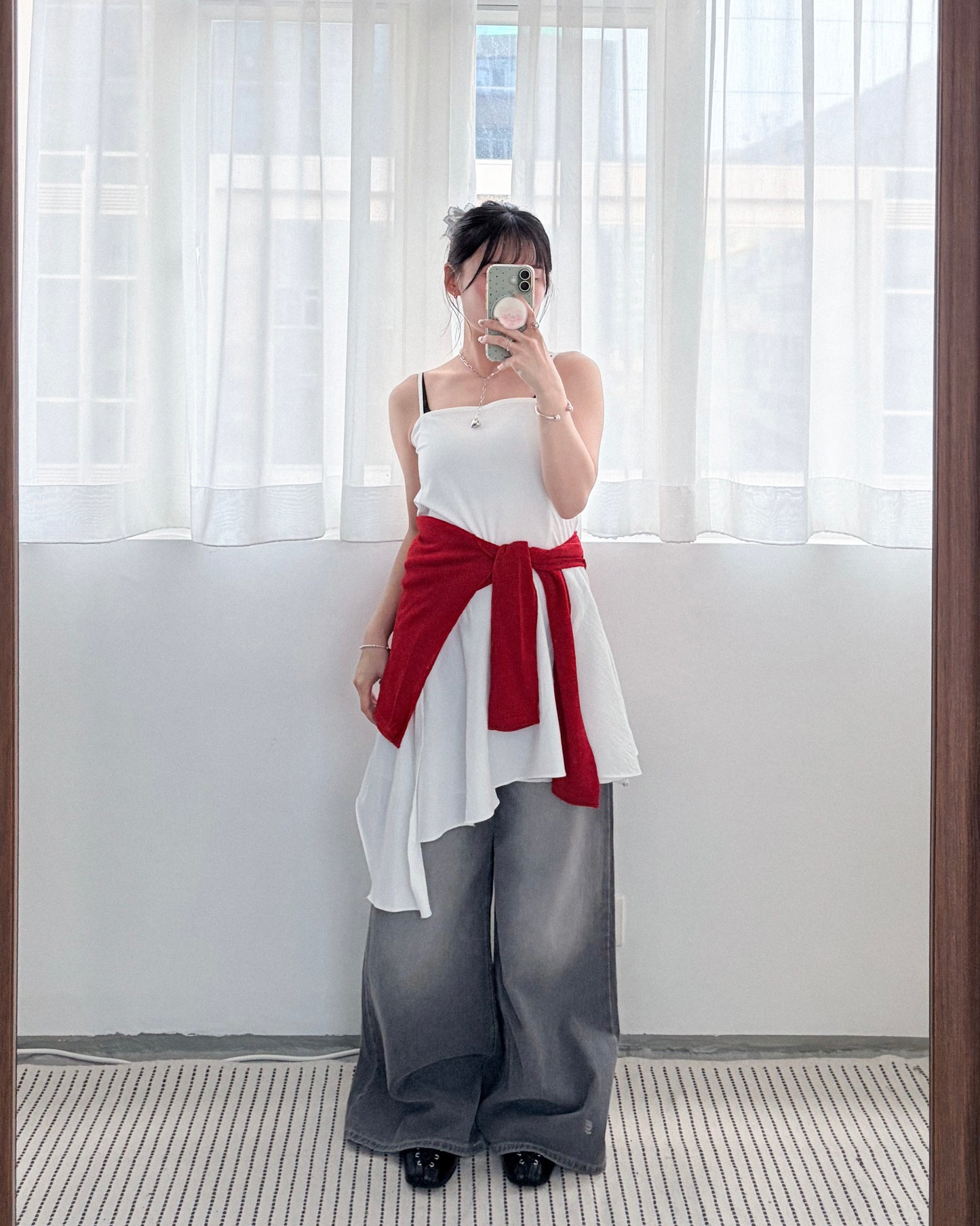 OP76- Flat-mouth Strap Layer Skirt | White | Black